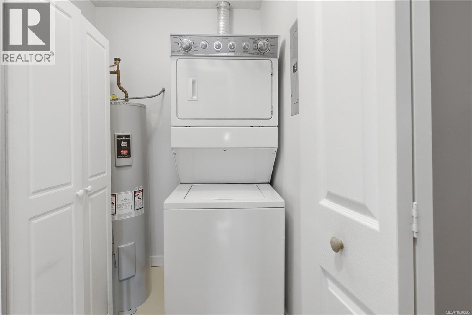 #207 1055 HILLSIDE AVE - 31