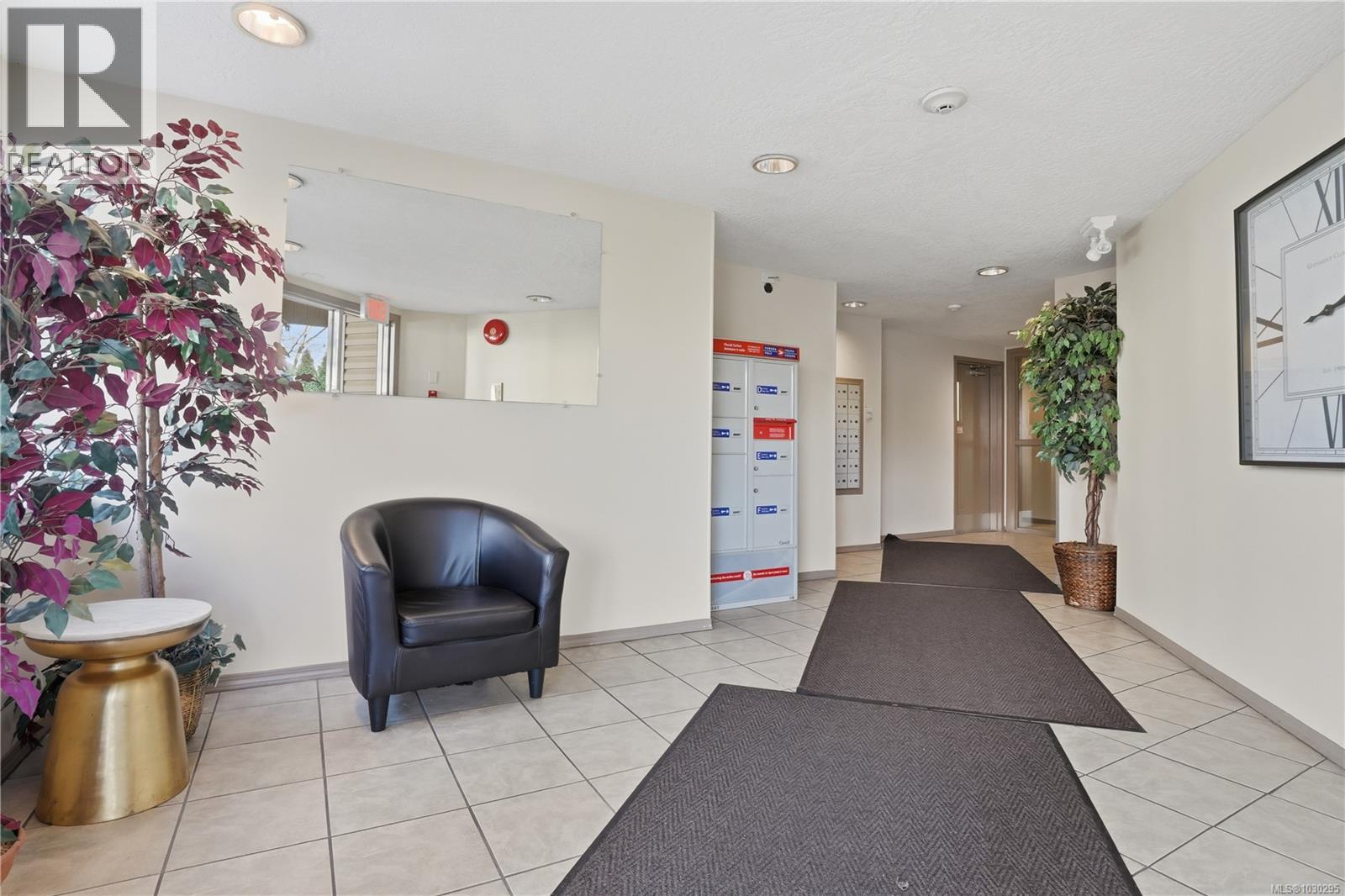 #207 1055 HILLSIDE AVE - 36