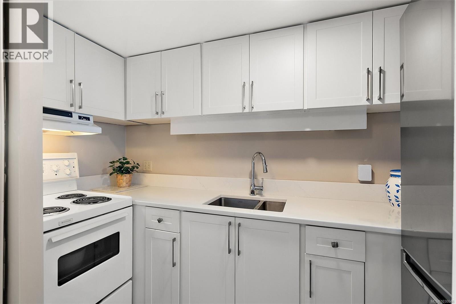 1708 620 Toronto St, Victoria