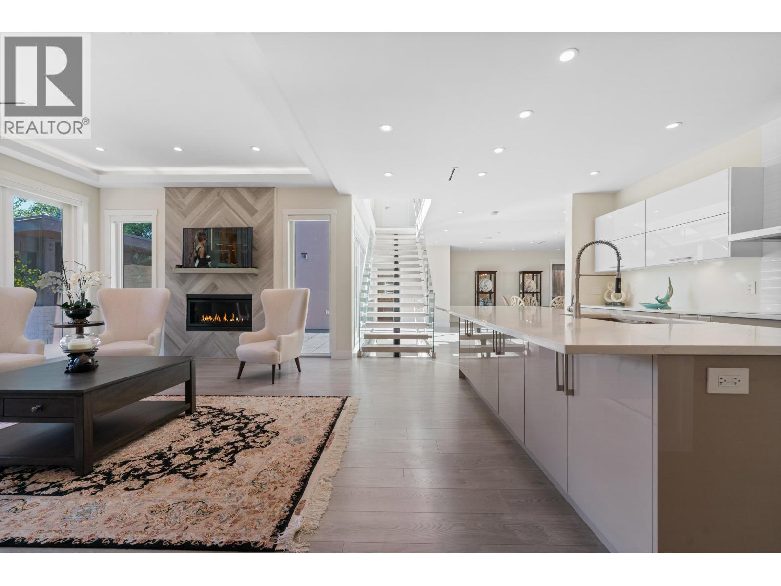 5199 CLIFFRIDGE AVENUE, North Vancouver