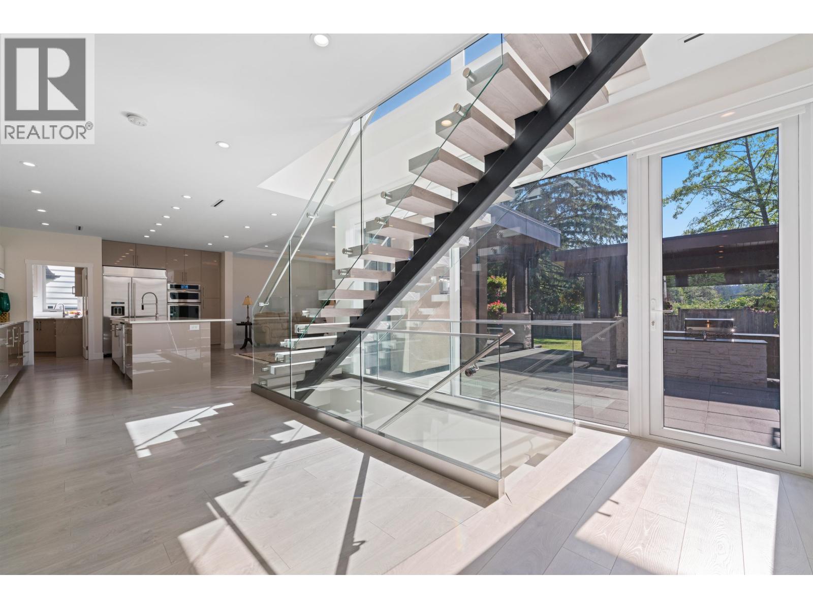 5199 CLIFFRIDGE AVENUE, North Vancouver