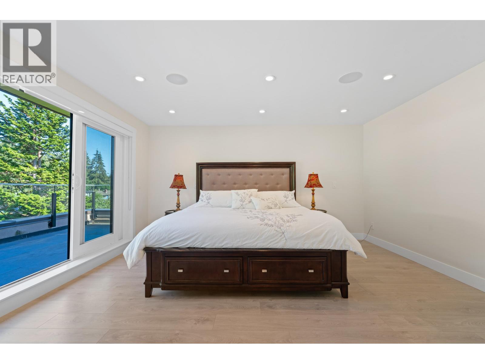 5199 CLIFFRIDGE AVENUE, North Vancouver