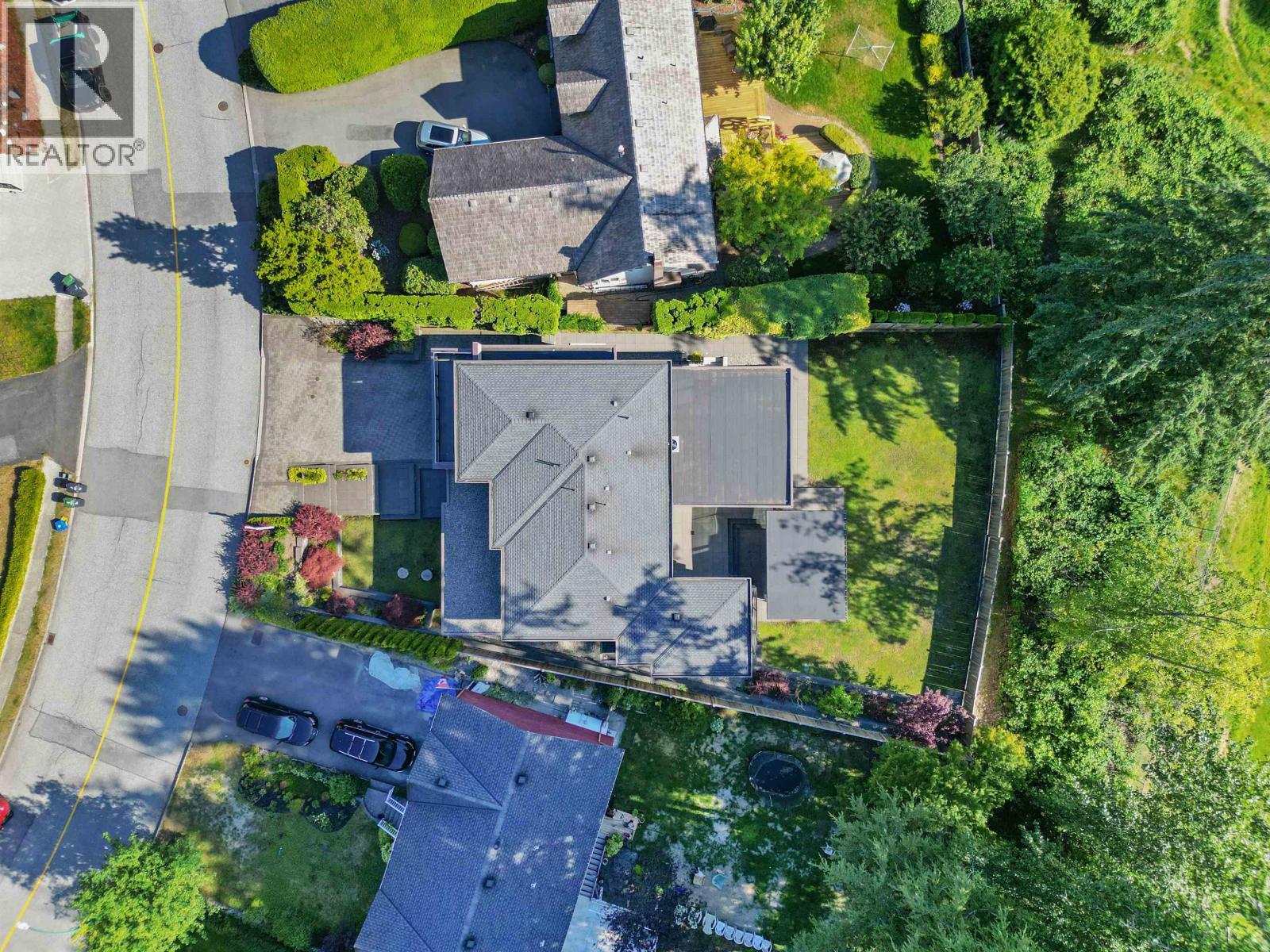 5199 CLIFFRIDGE AVENUE, North Vancouver