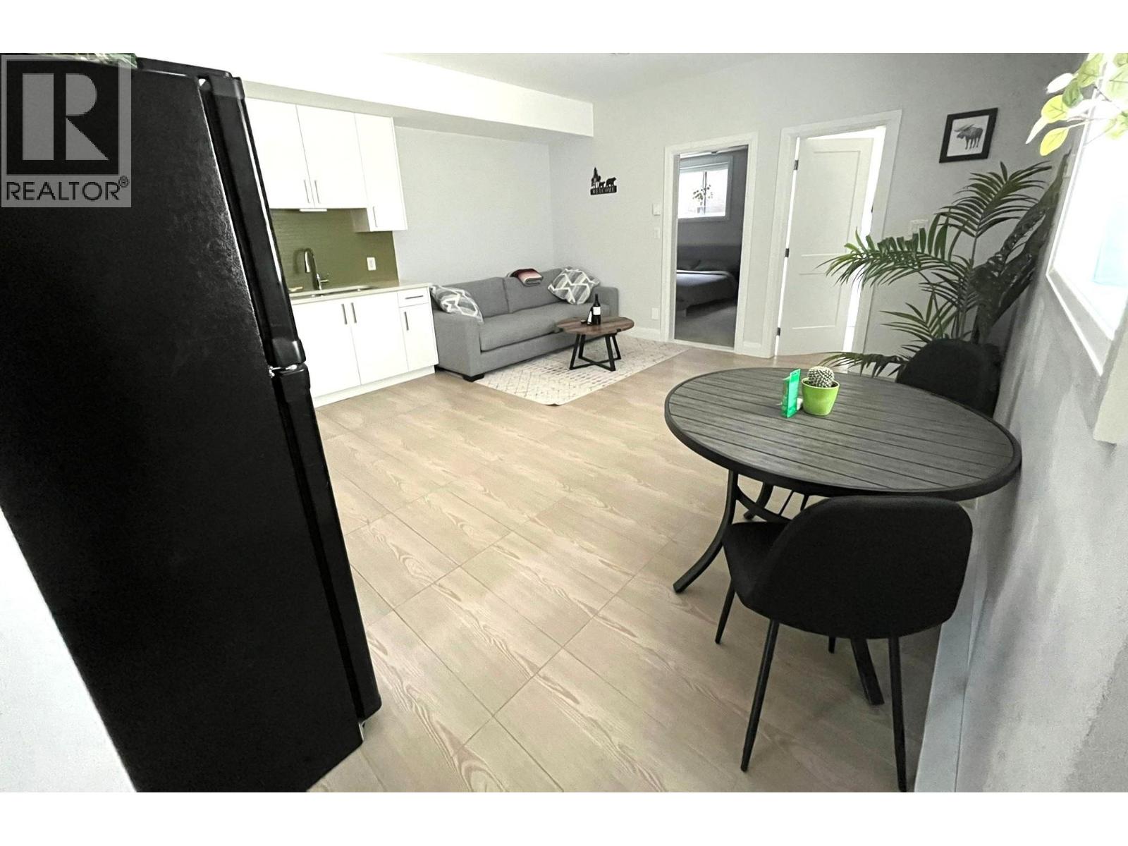 2237 WINDSAIL PLACE, Squamish