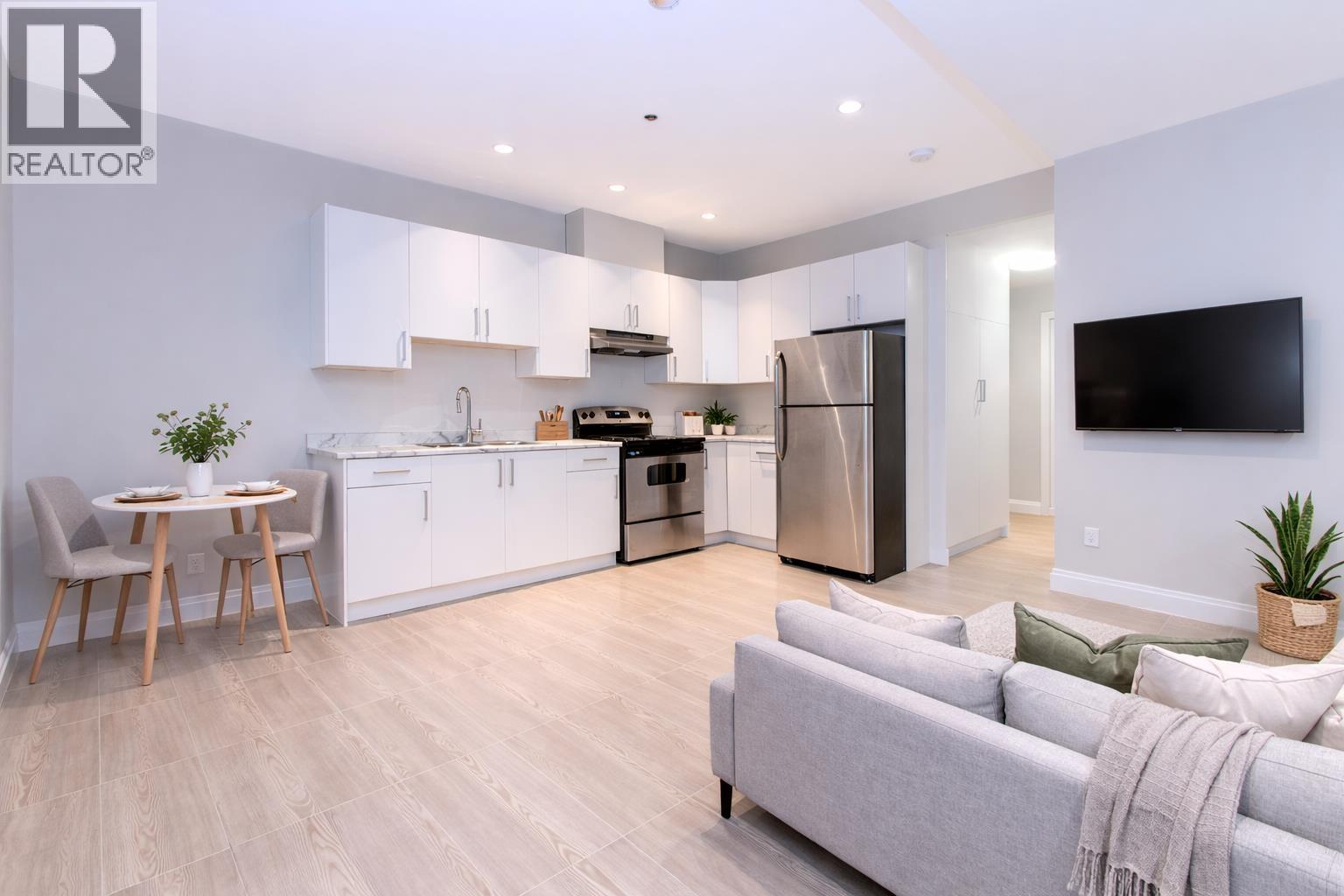 2237 WINDSAIL PLACE, Squamish