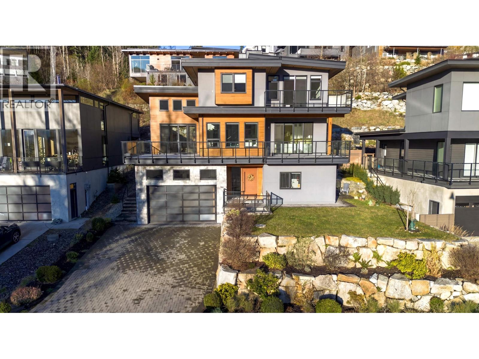 2237 WINDSAIL PLACE, Squamish