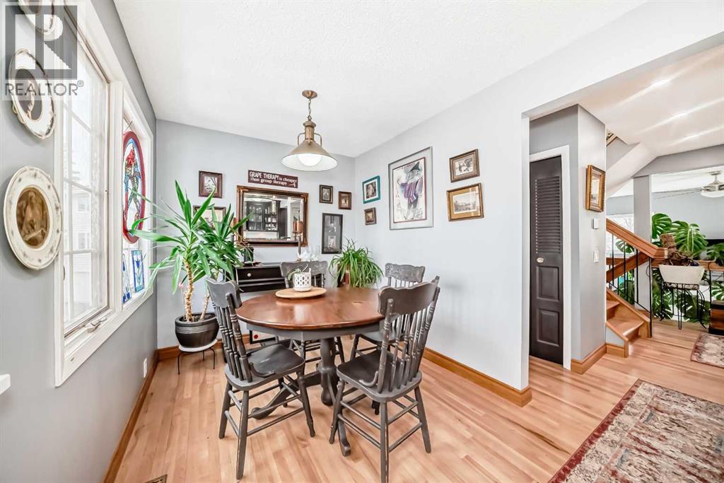 Single Family House 4 Level for Sale in  Point Mckay Gardens NW Point McKay Calgary 