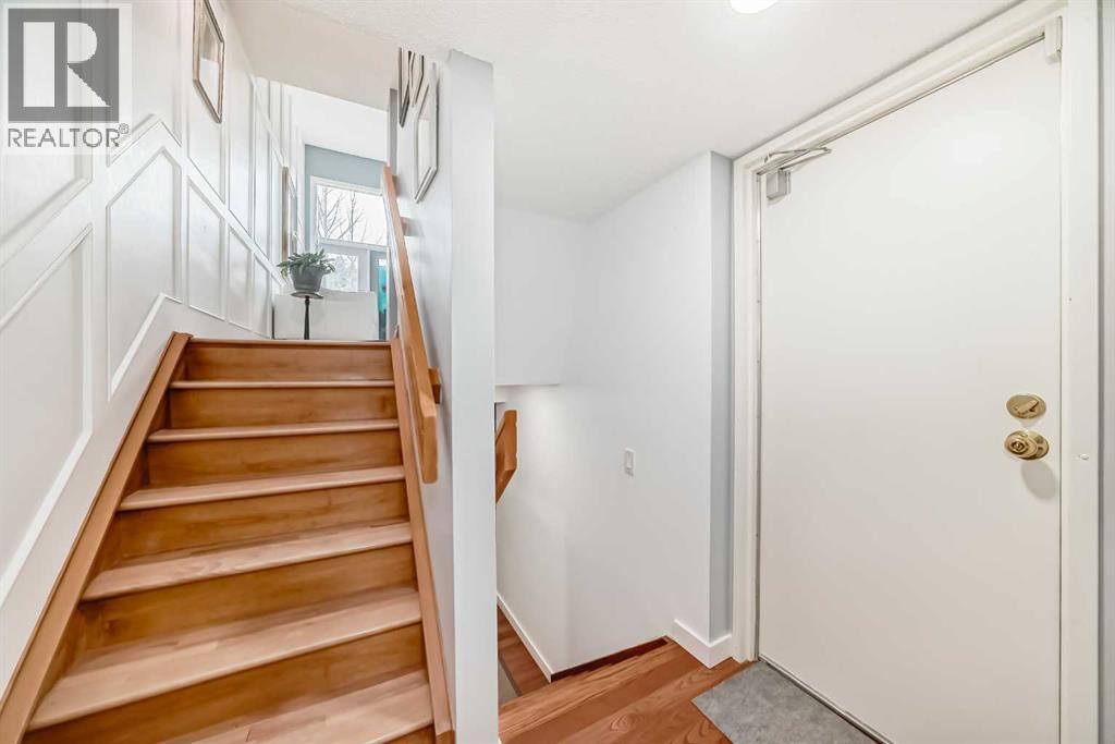 Single Family House 4 Level for Sale in  Point Mckay Gardens NW Point McKay Calgary 