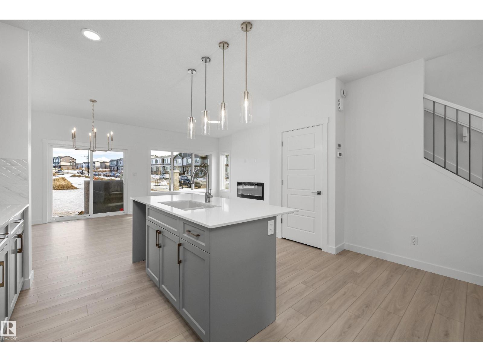 4503 Warbler LO NW - 13