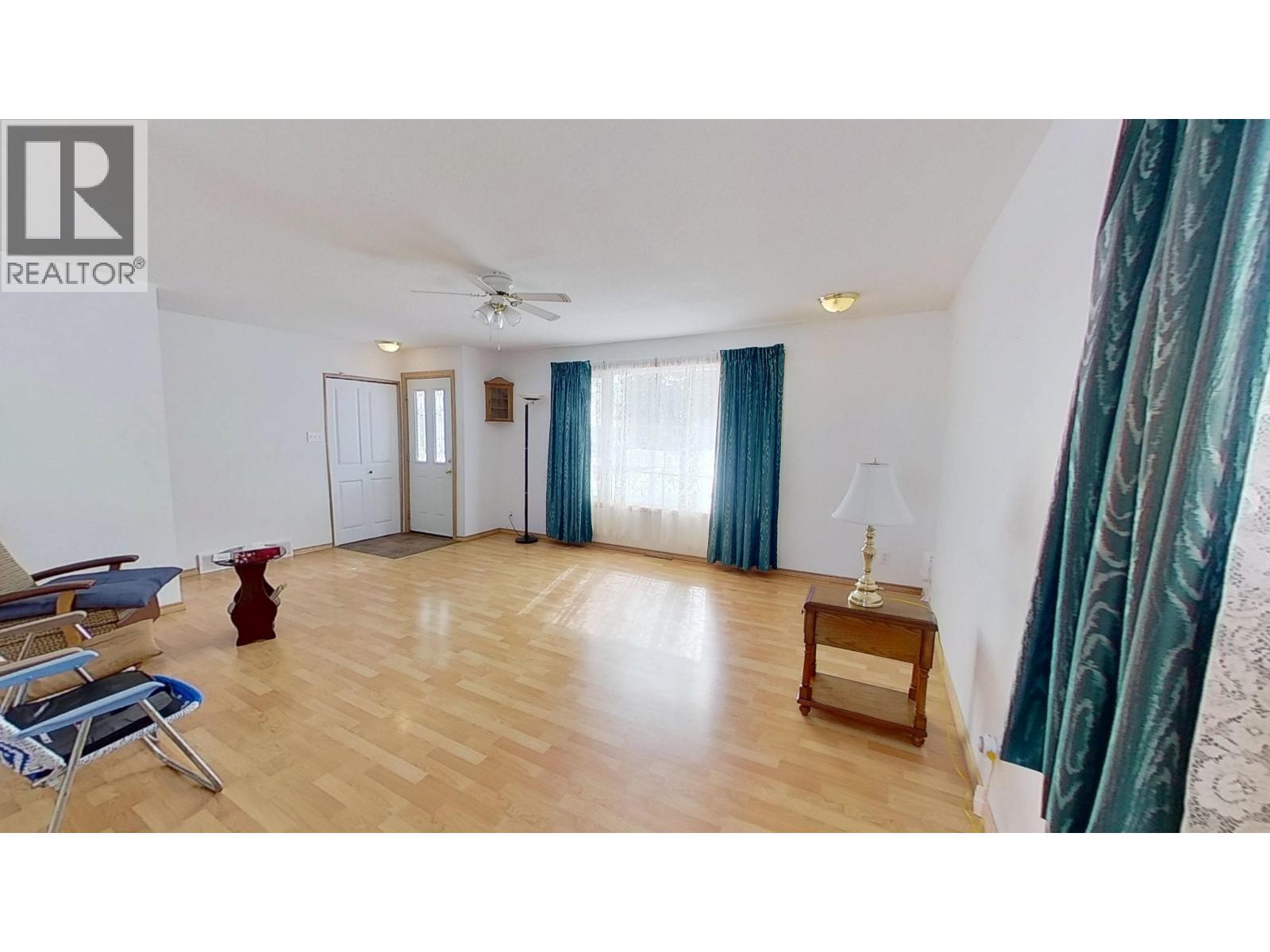 8112-8116 95 AVENUE - 5