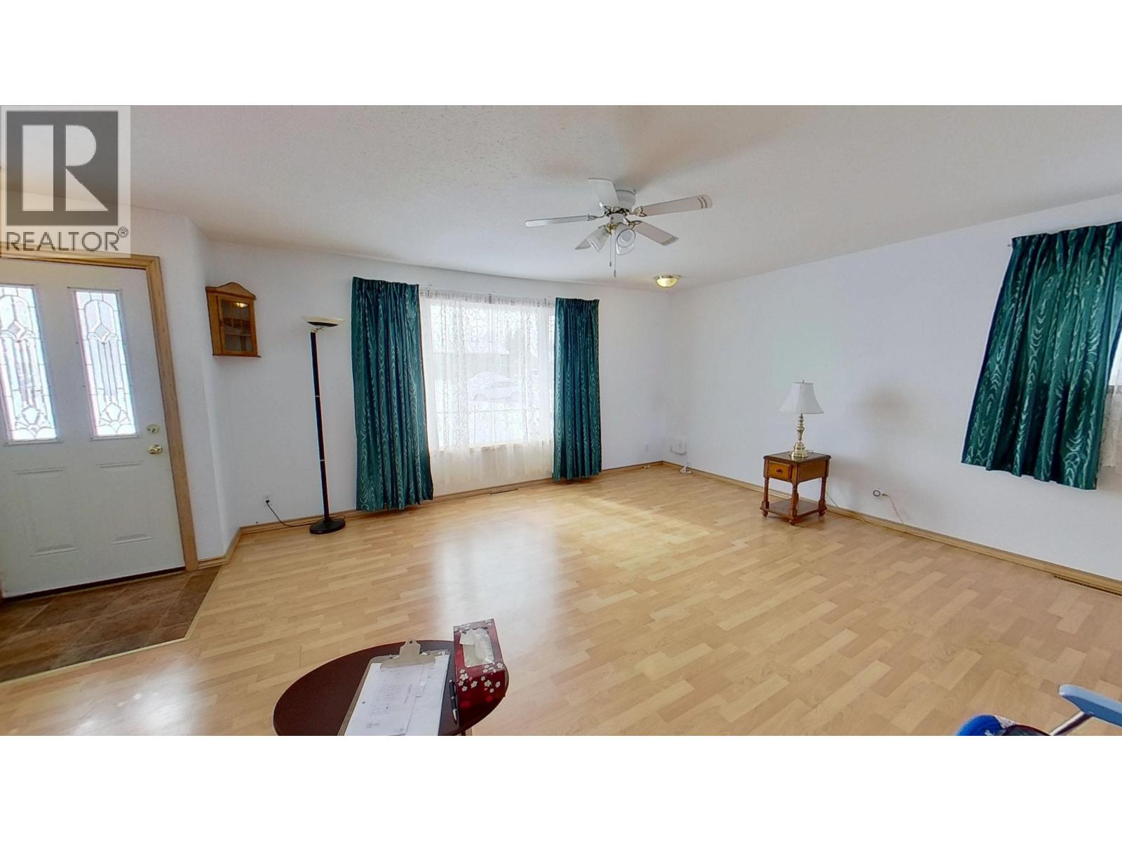 8112-8116 95 AVENUE - 4