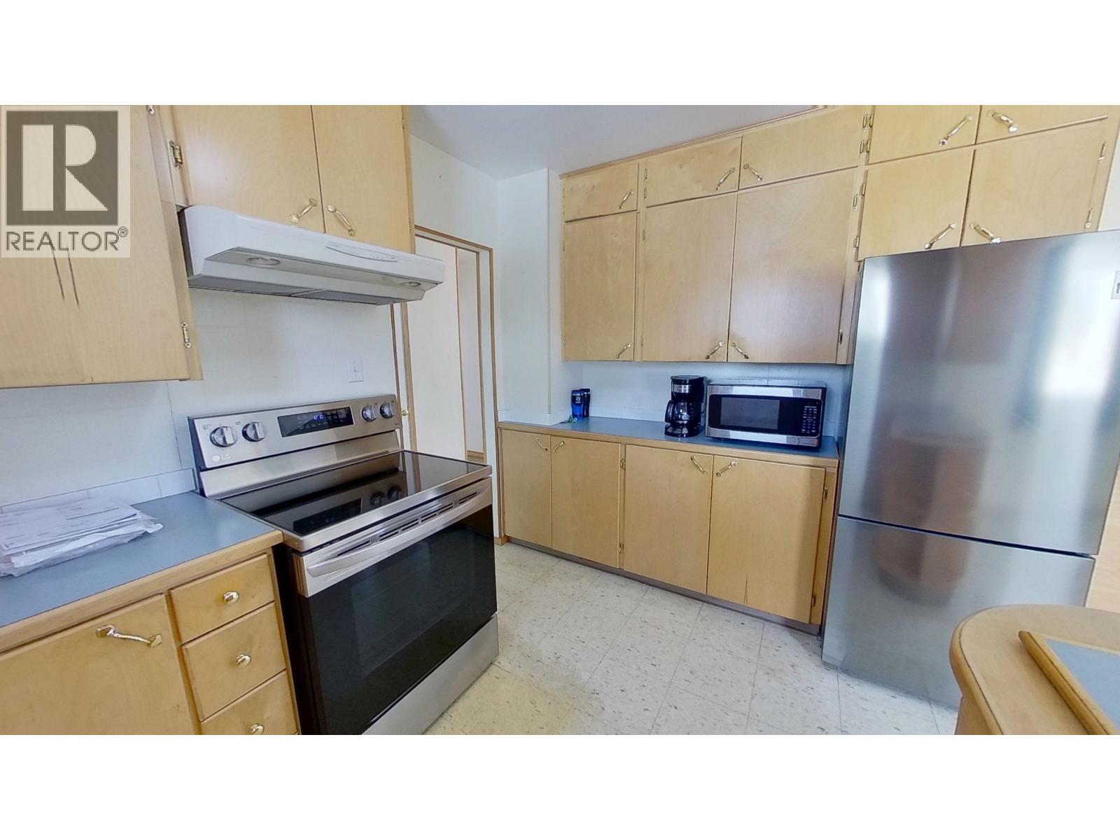 8112-8116 95 AVENUE - 10