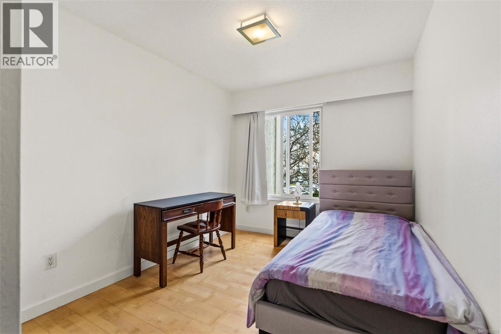 206 1040 Rockland Ave, Victoria