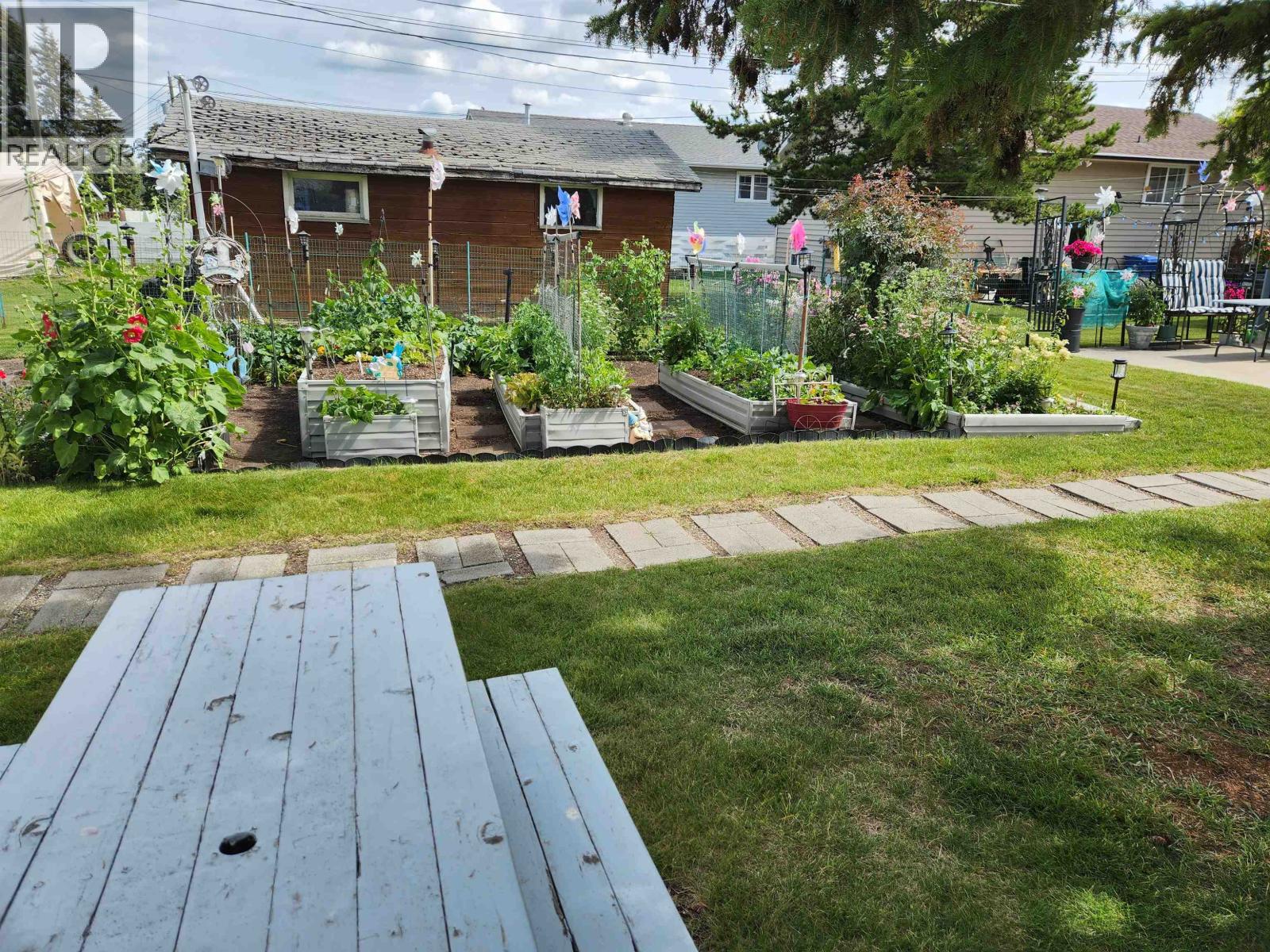 8112-8116 95 AVENUE - 38