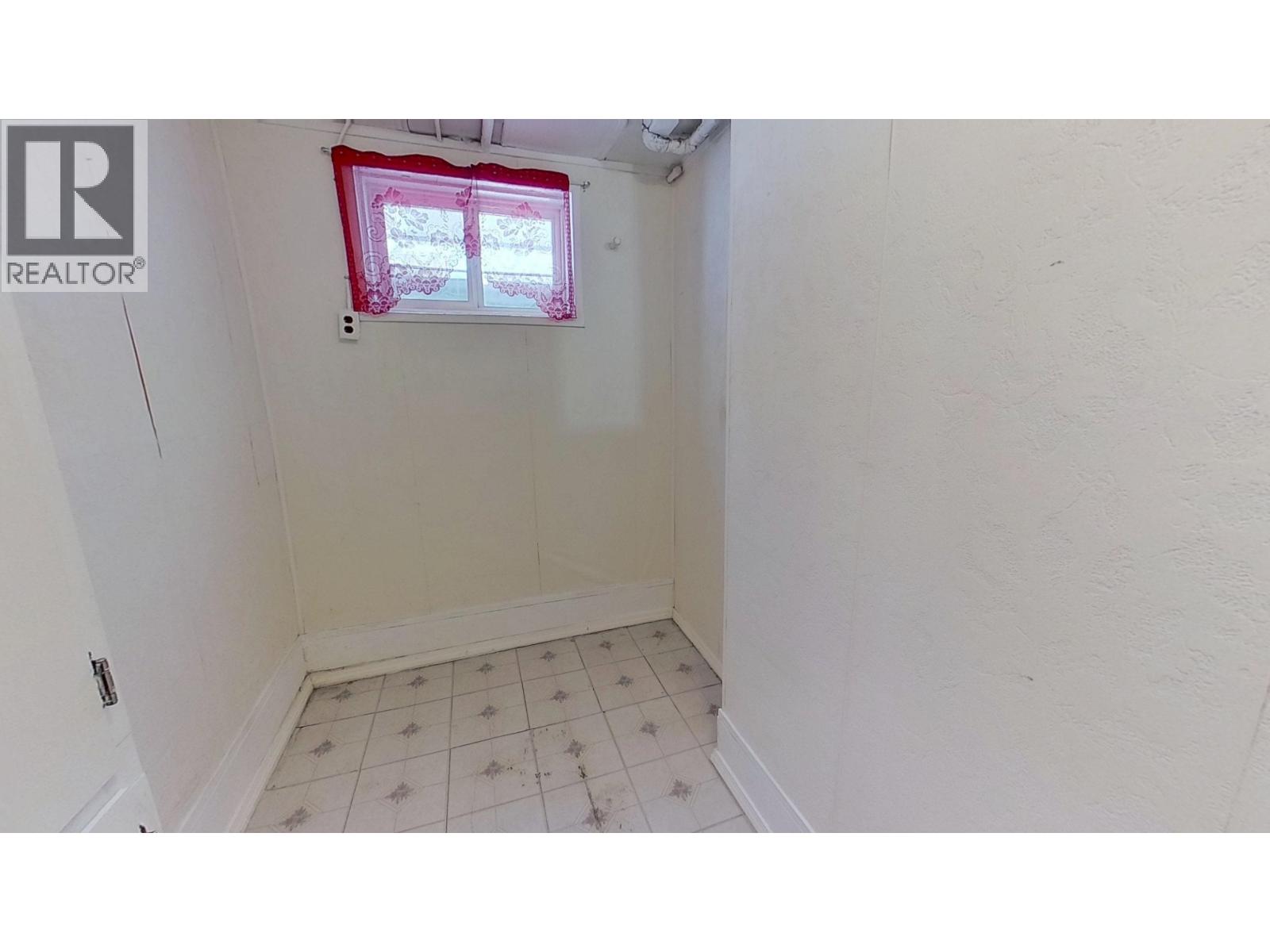 8112-8116 95 AVENUE - 29