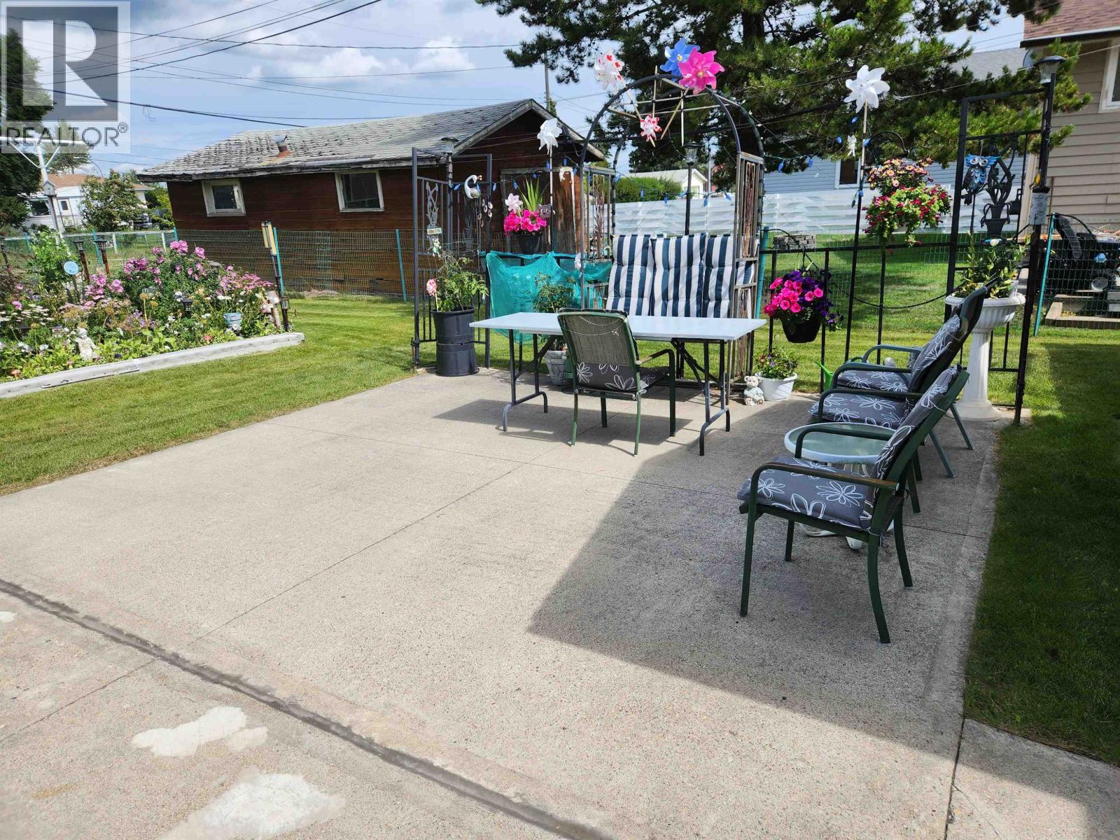 8112-8116 95 AVENUE - 34