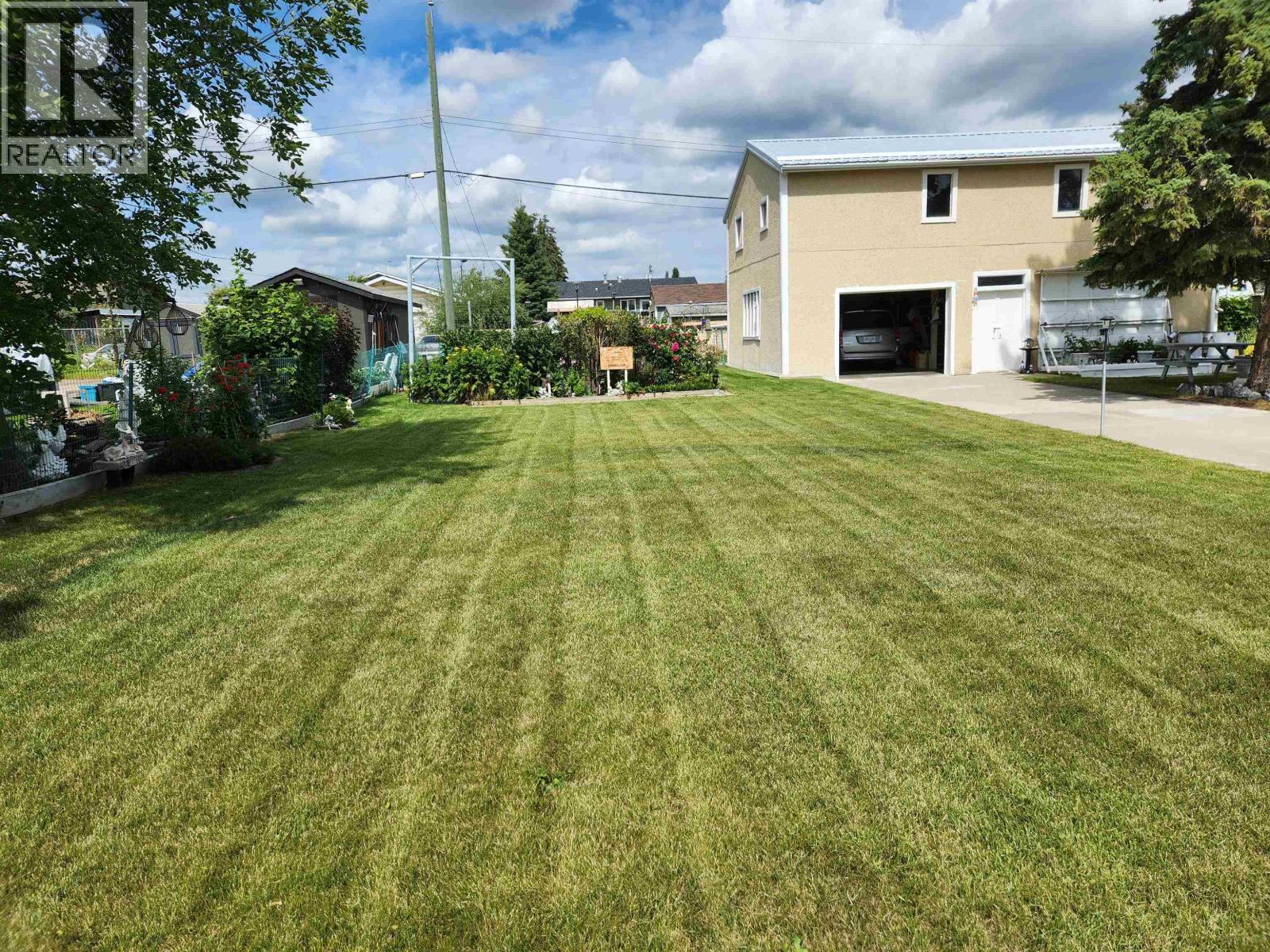 8112-8116 95 AVENUE - 39