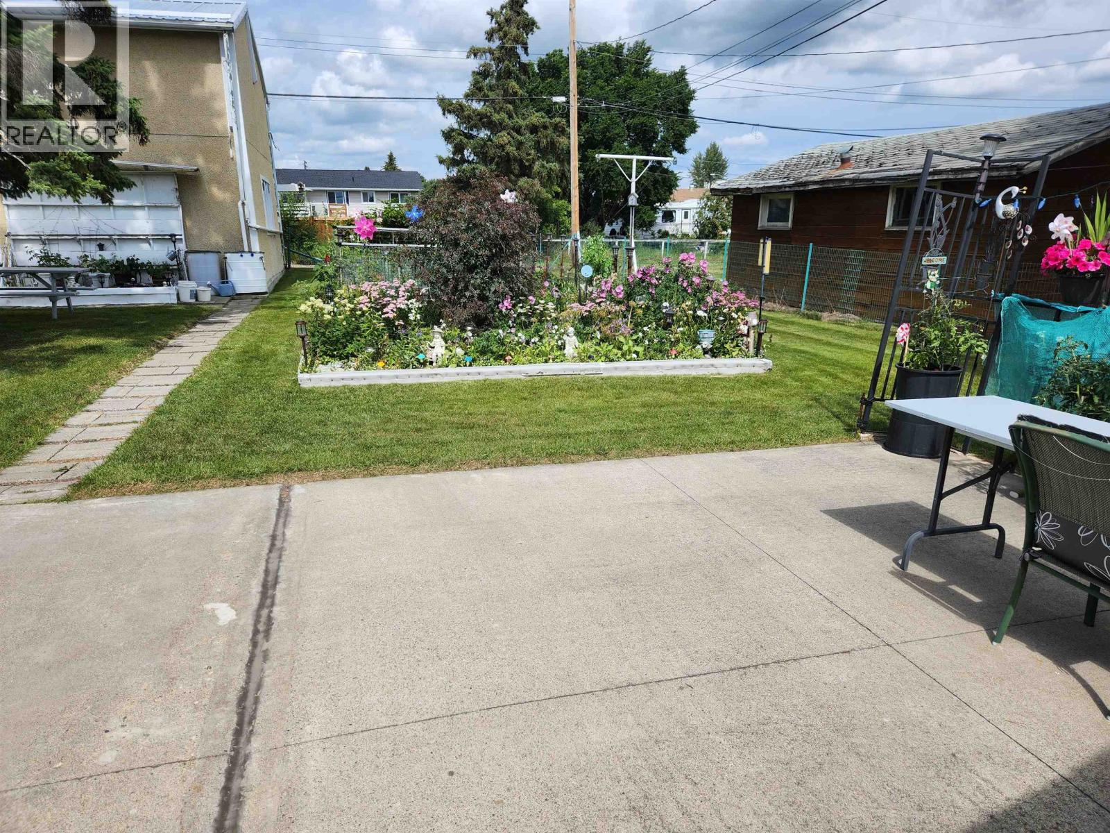 8112-8116 95 AVENUE - 36