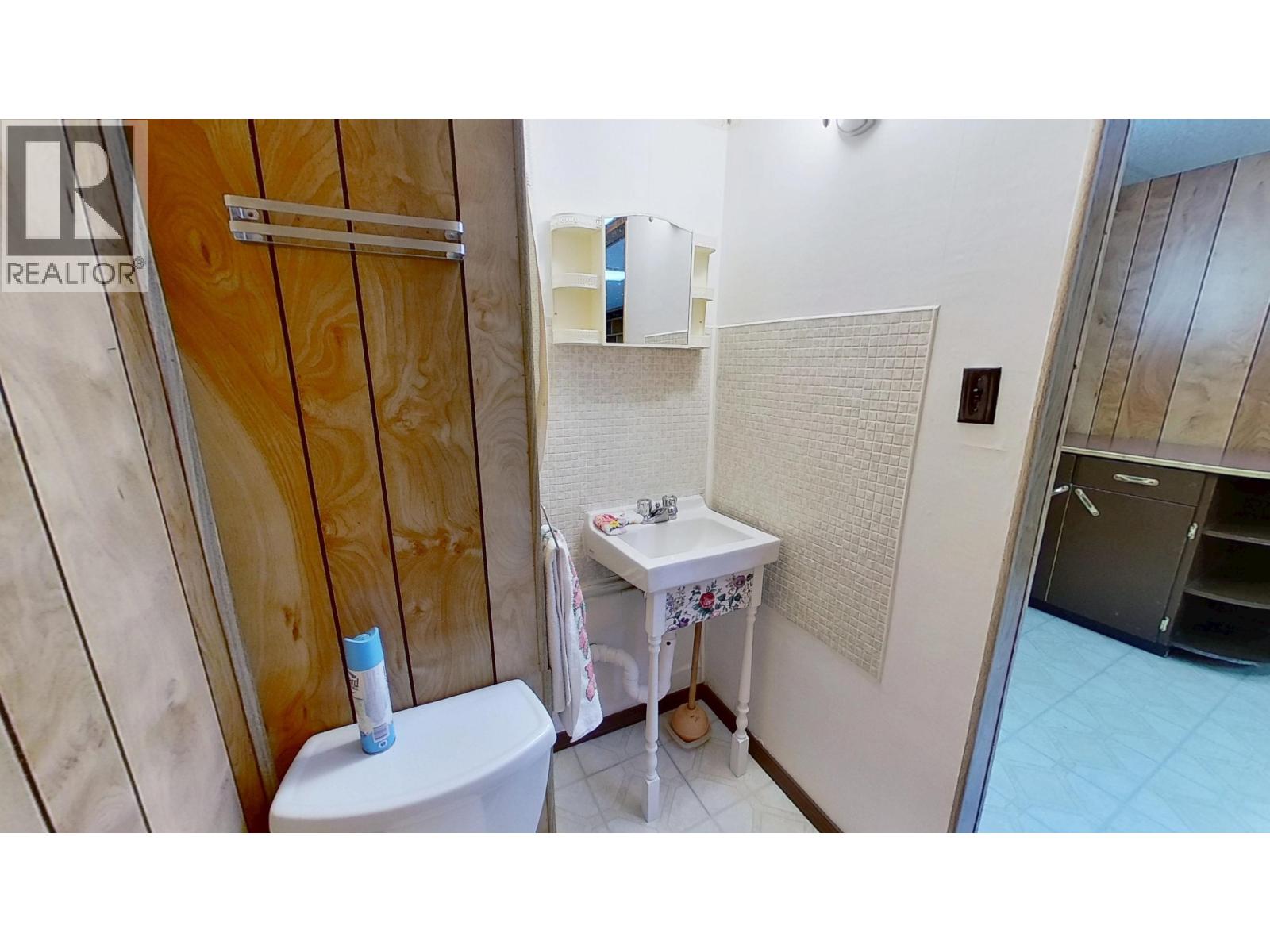 8112-8116 95 AVENUE - 26