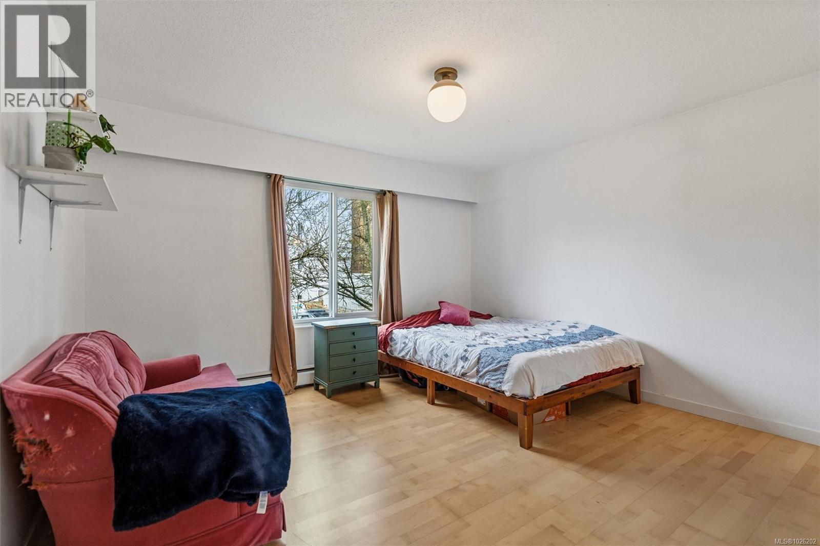 206 1040 Rockland Ave, Victoria