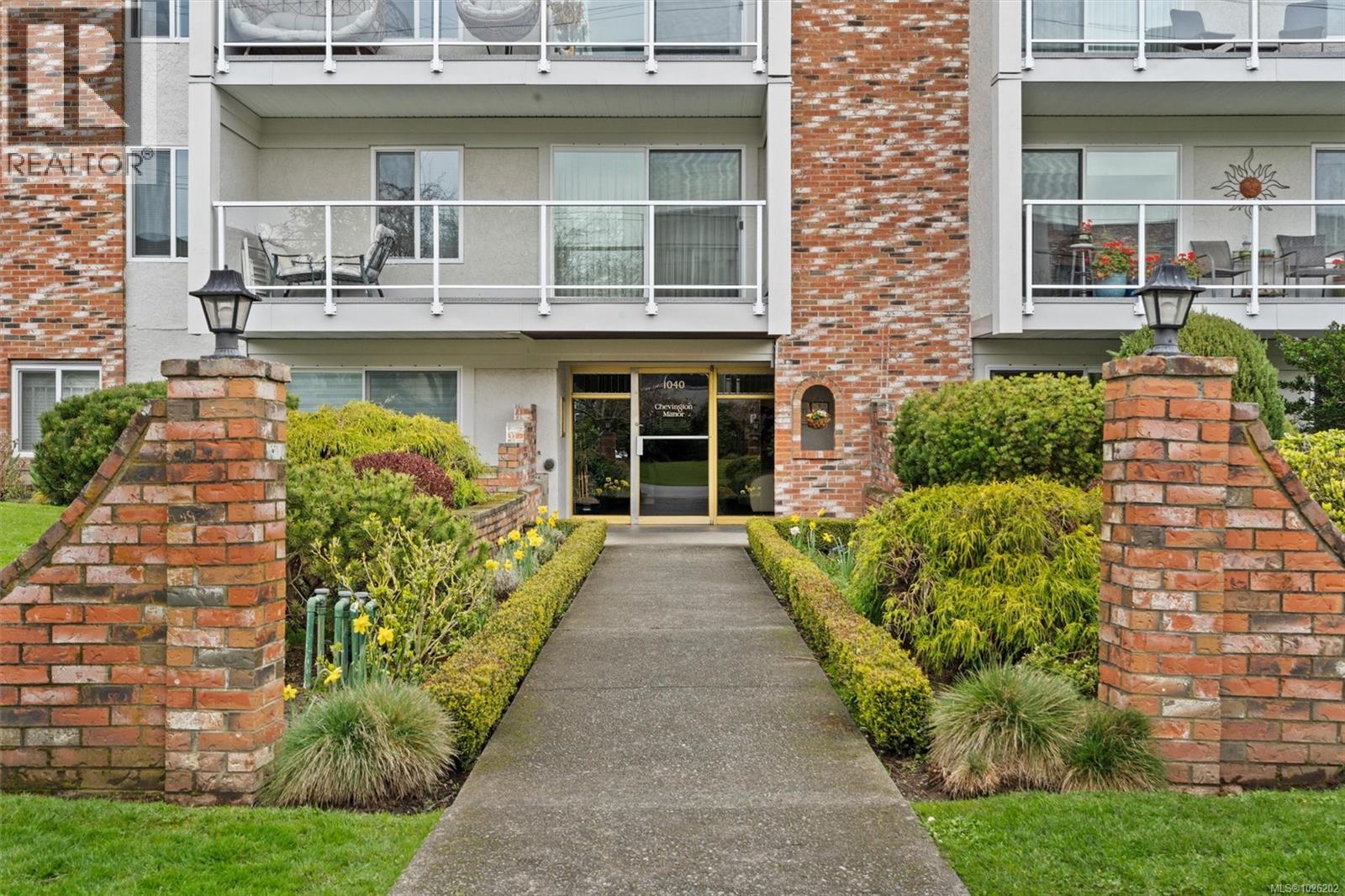 206 1040 Rockland Ave, Victoria