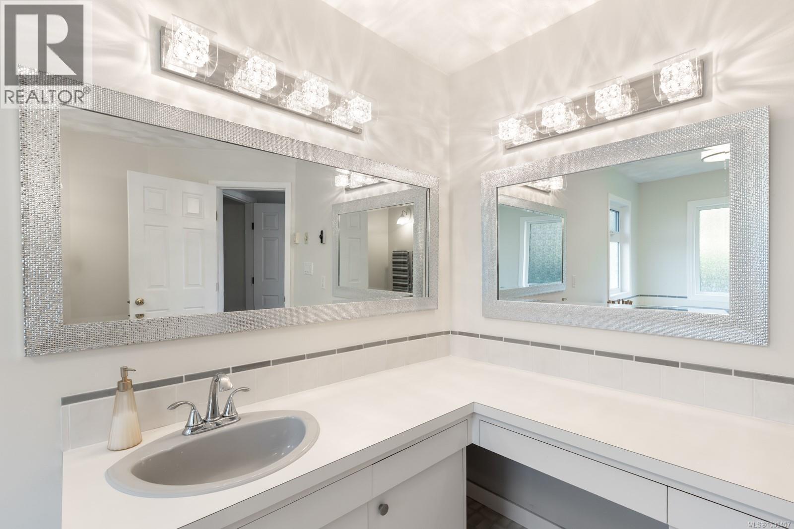 392 CARNEGIE ST - 58