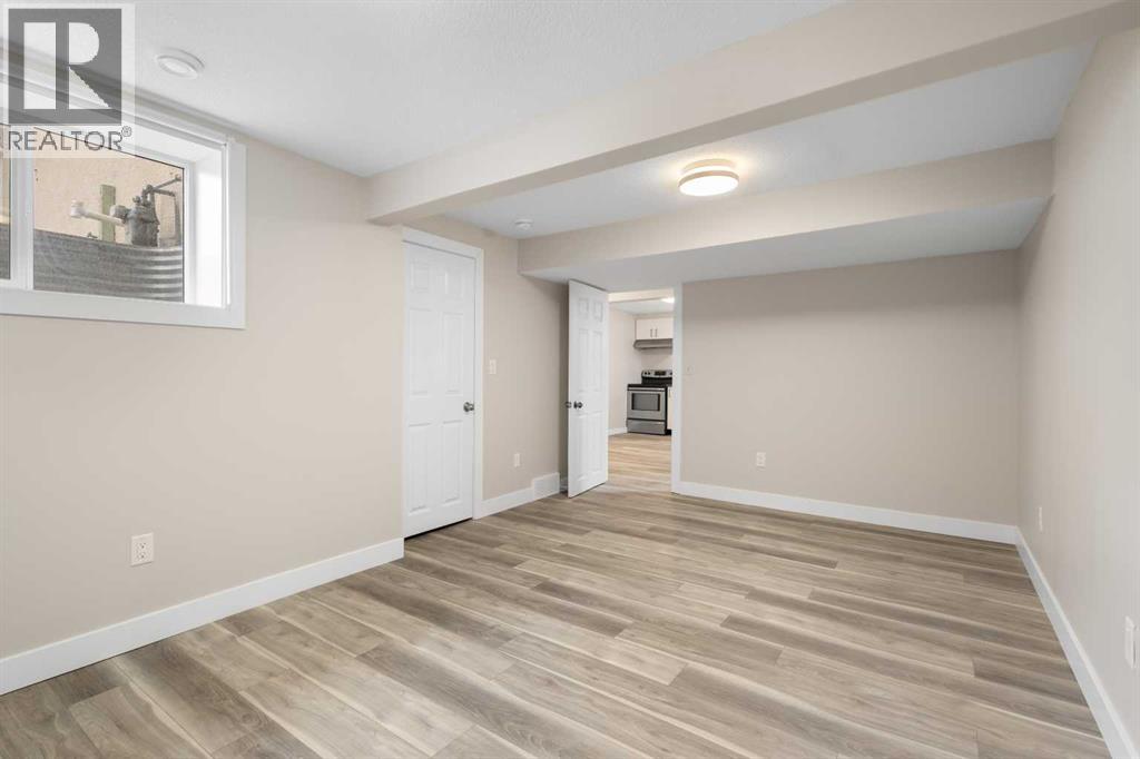 Single Family House Bungalow for Sale in  Hunterfield Road NW Huntington Hills Calgary 