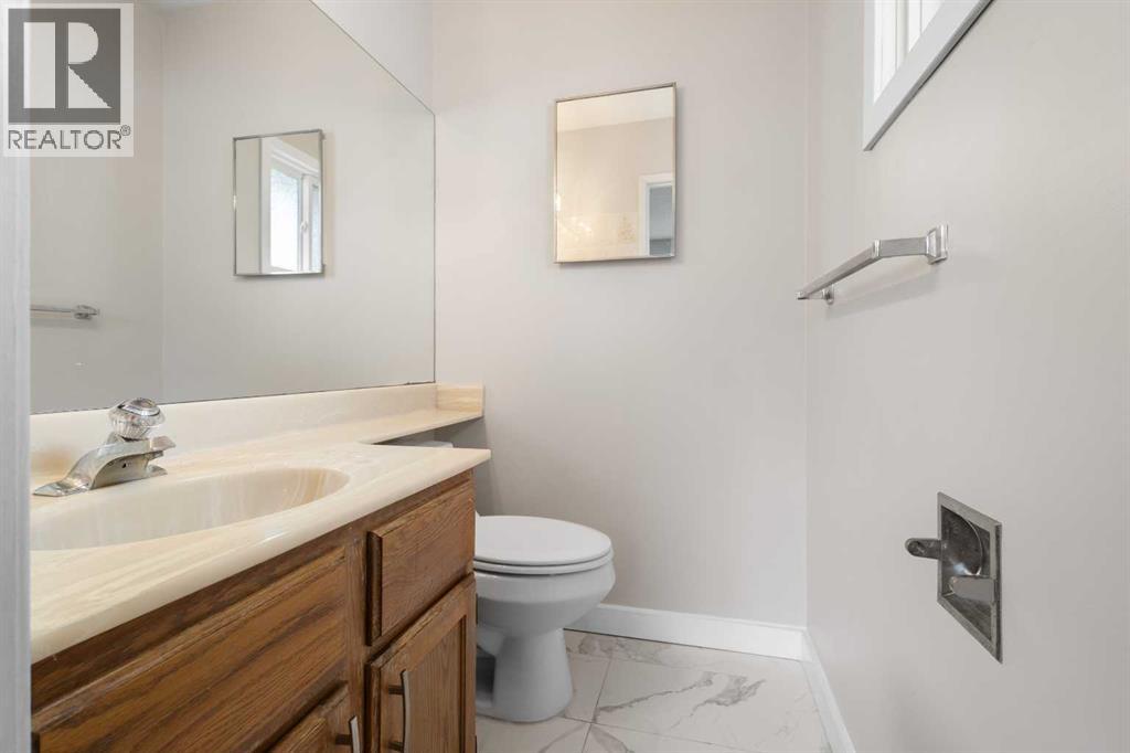 Single Family House Bungalow for Sale in  Hunterfield Road NW Huntington Hills Calgary 