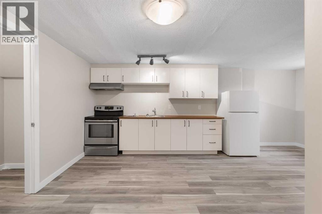 Single Family House Bungalow for Sale in  Hunterfield Road NW Huntington Hills Calgary 