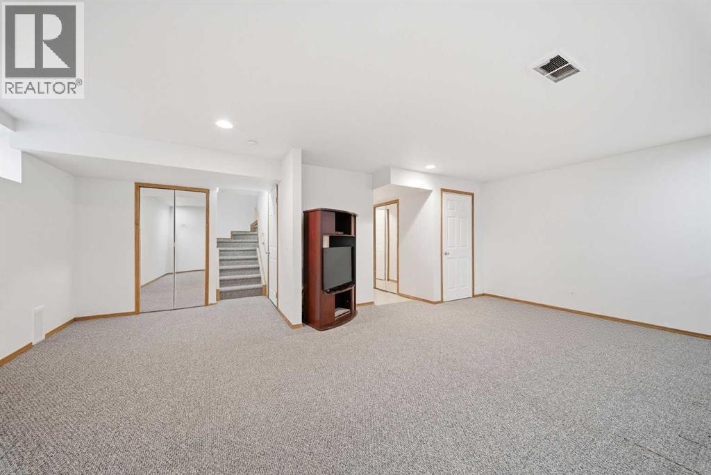 Single Family House for Sale in  Hidden Hills Terrace NW Hidden Valley Calgary 