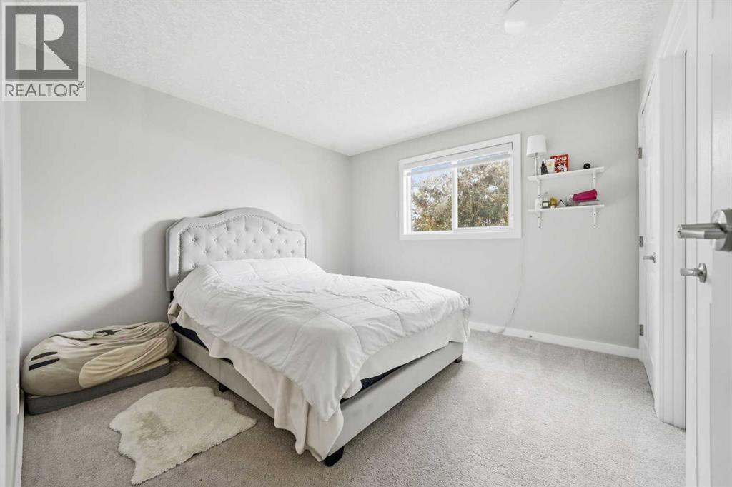 Single Family House 4 Level for Sale in  Templevale Place NE Temple Calgary 