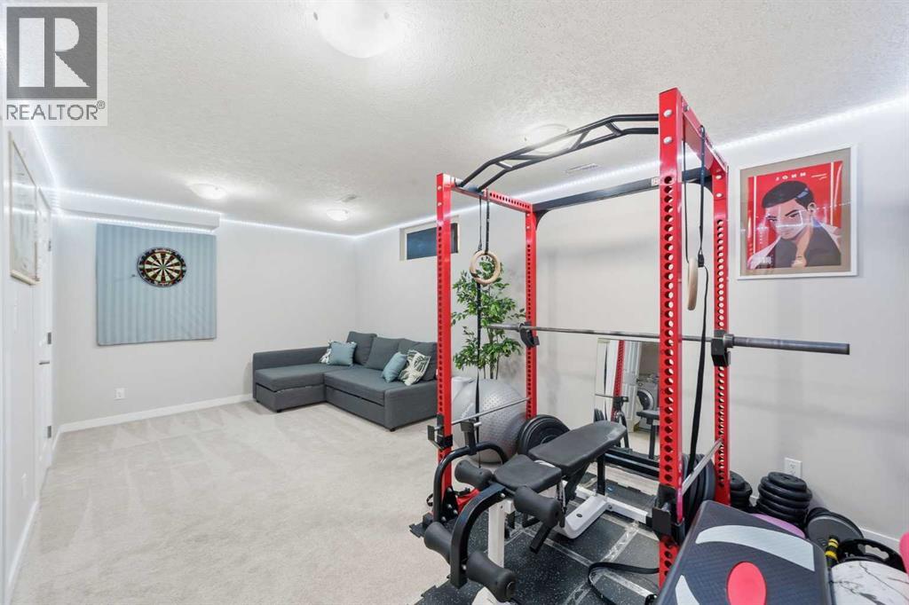 Single Family House 4 Level for Sale in  Templevale Place NE Temple Calgary 