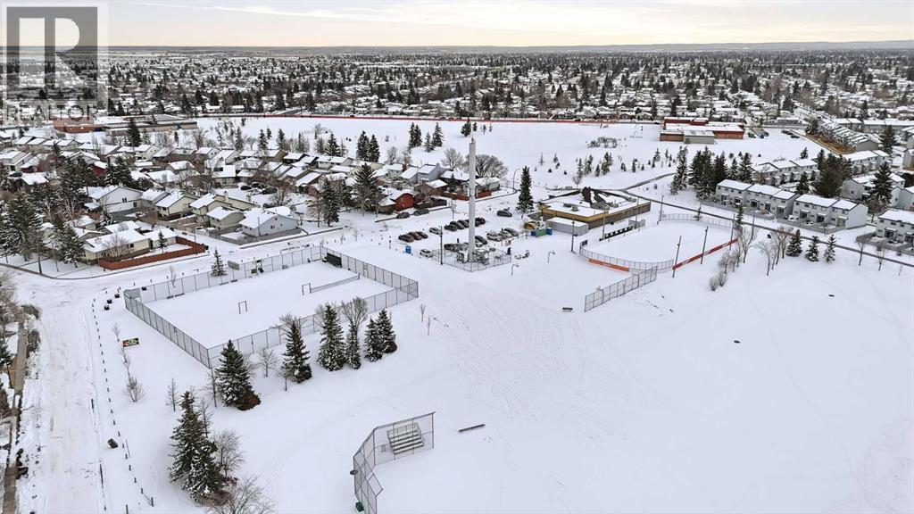 Single Family House 4 Level for Sale in  Templevale Place NE Temple Calgary 