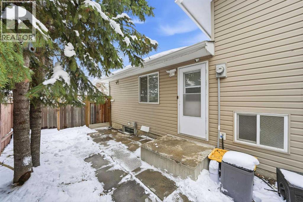 Single Family House 4 Level for Sale in  Templevale Place NE Temple Calgary 