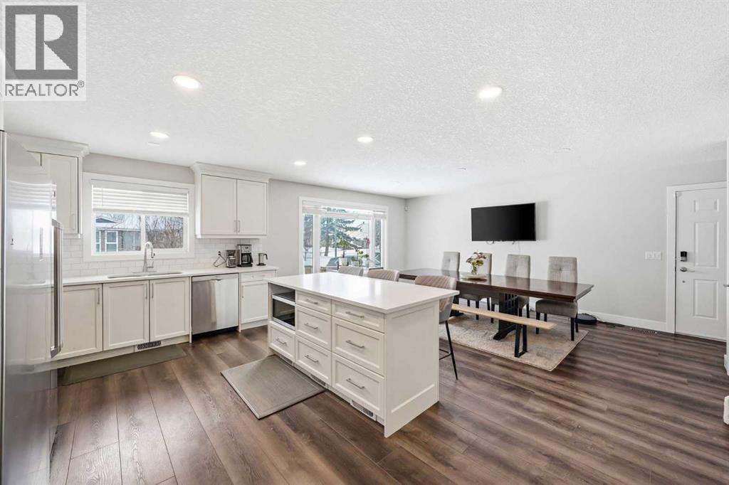 Single Family House 4 Level for Sale in  Templevale Place NE Temple Calgary 