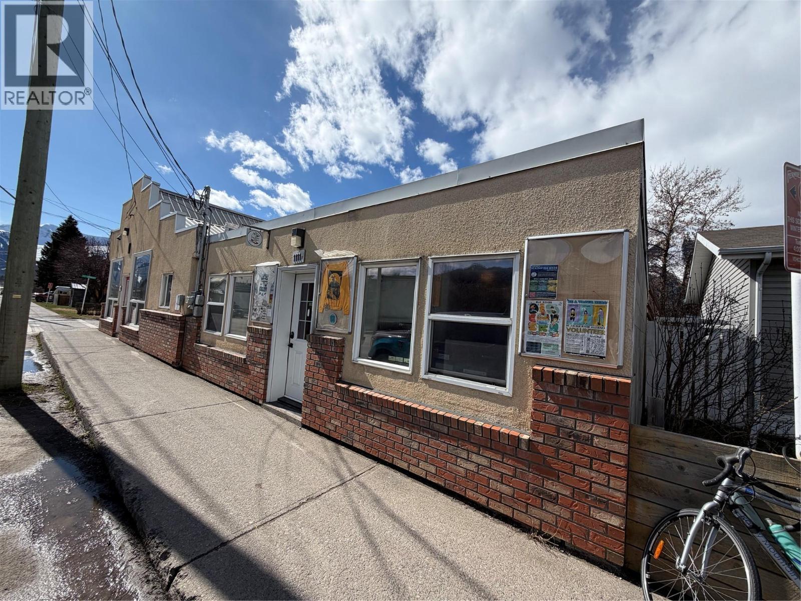 1101/ 1111 2nd Avenue - photo 2