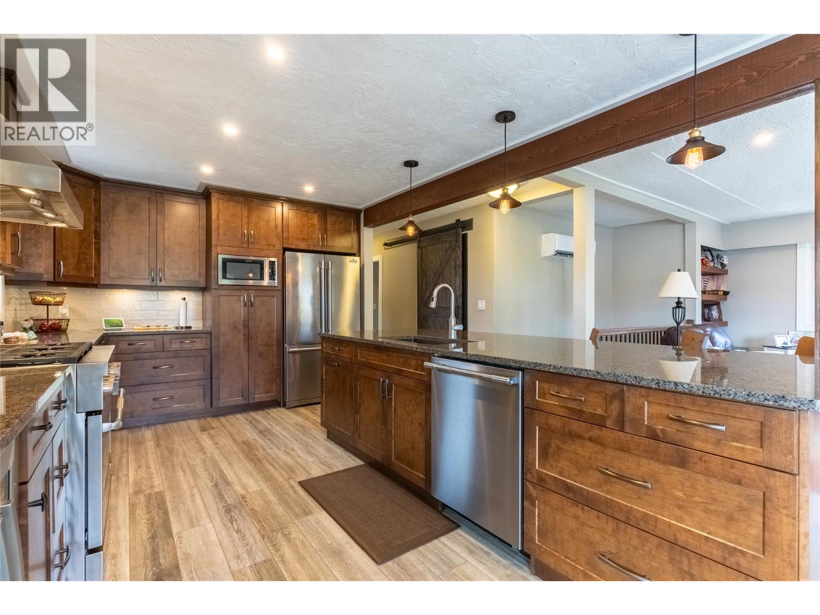 725 YATES Road, Kamloops