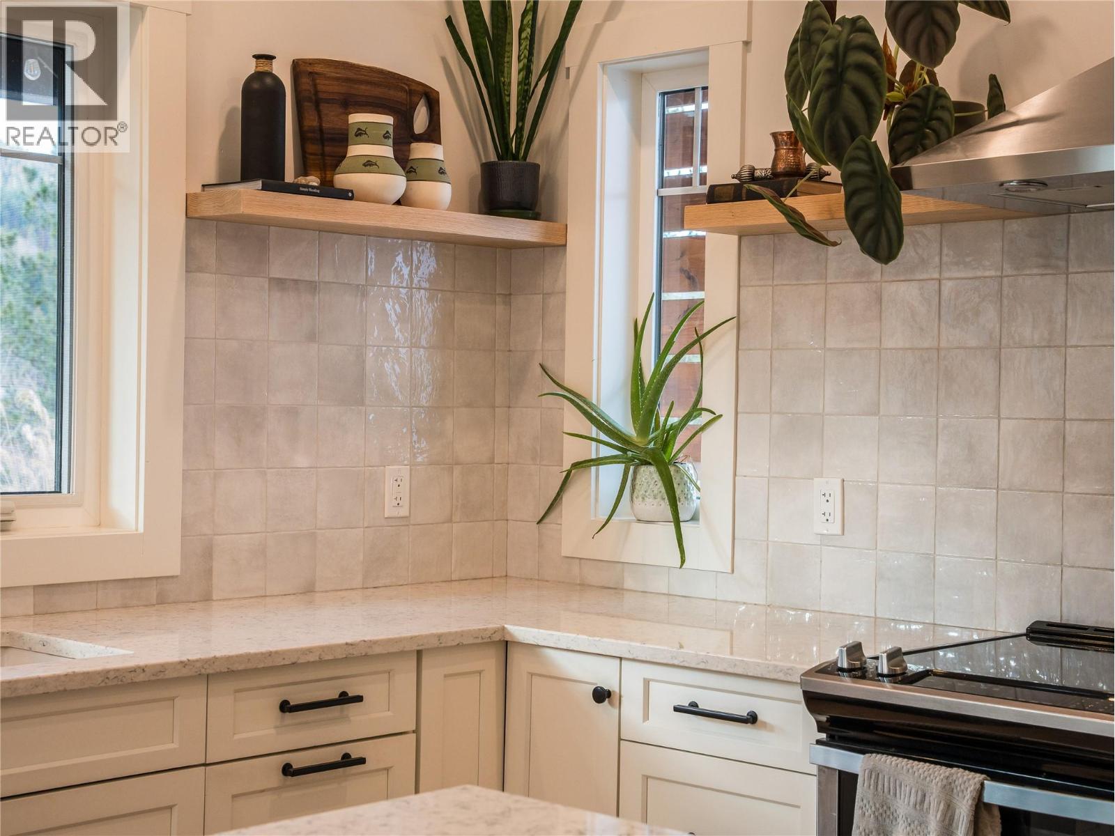 5758 Rocky Road, Nelson