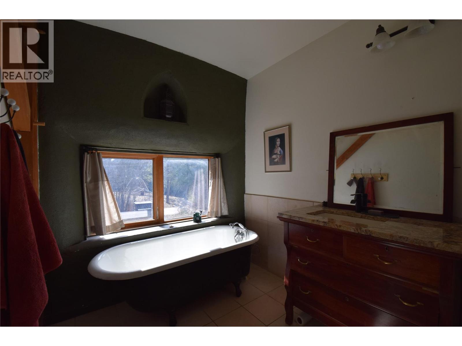 4650 6 Highway, Winlaw