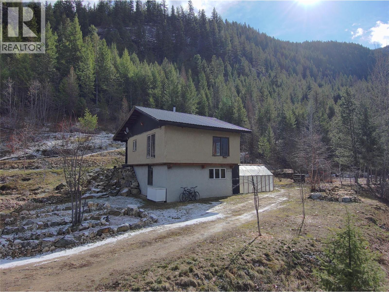 4650 6 Highway, Winlaw