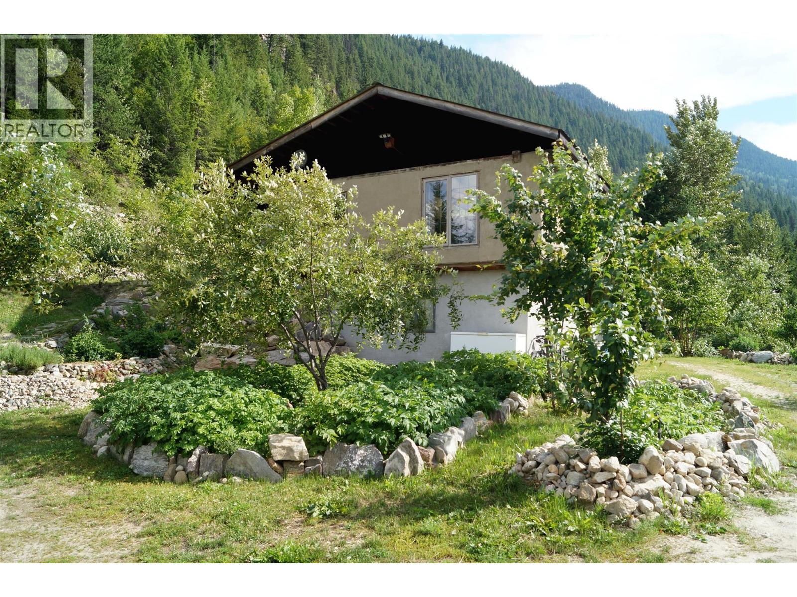 4650 6 Highway, Winlaw