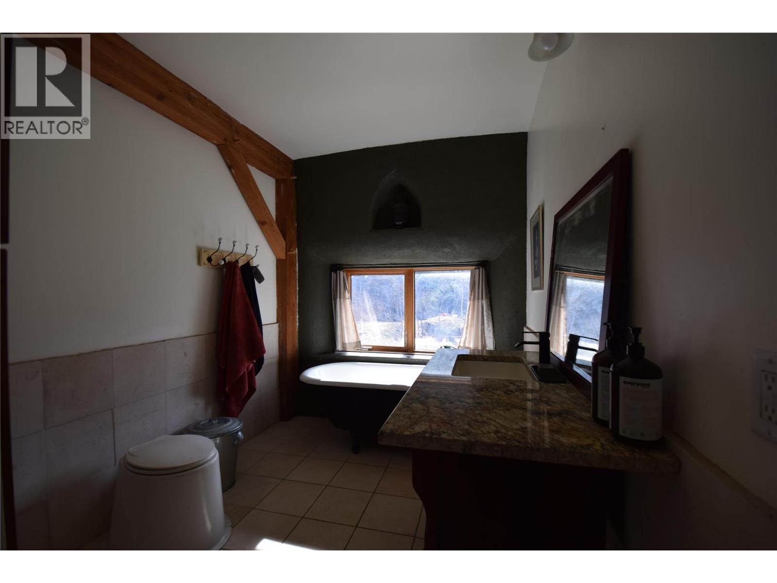 4650 6 Highway, Winlaw