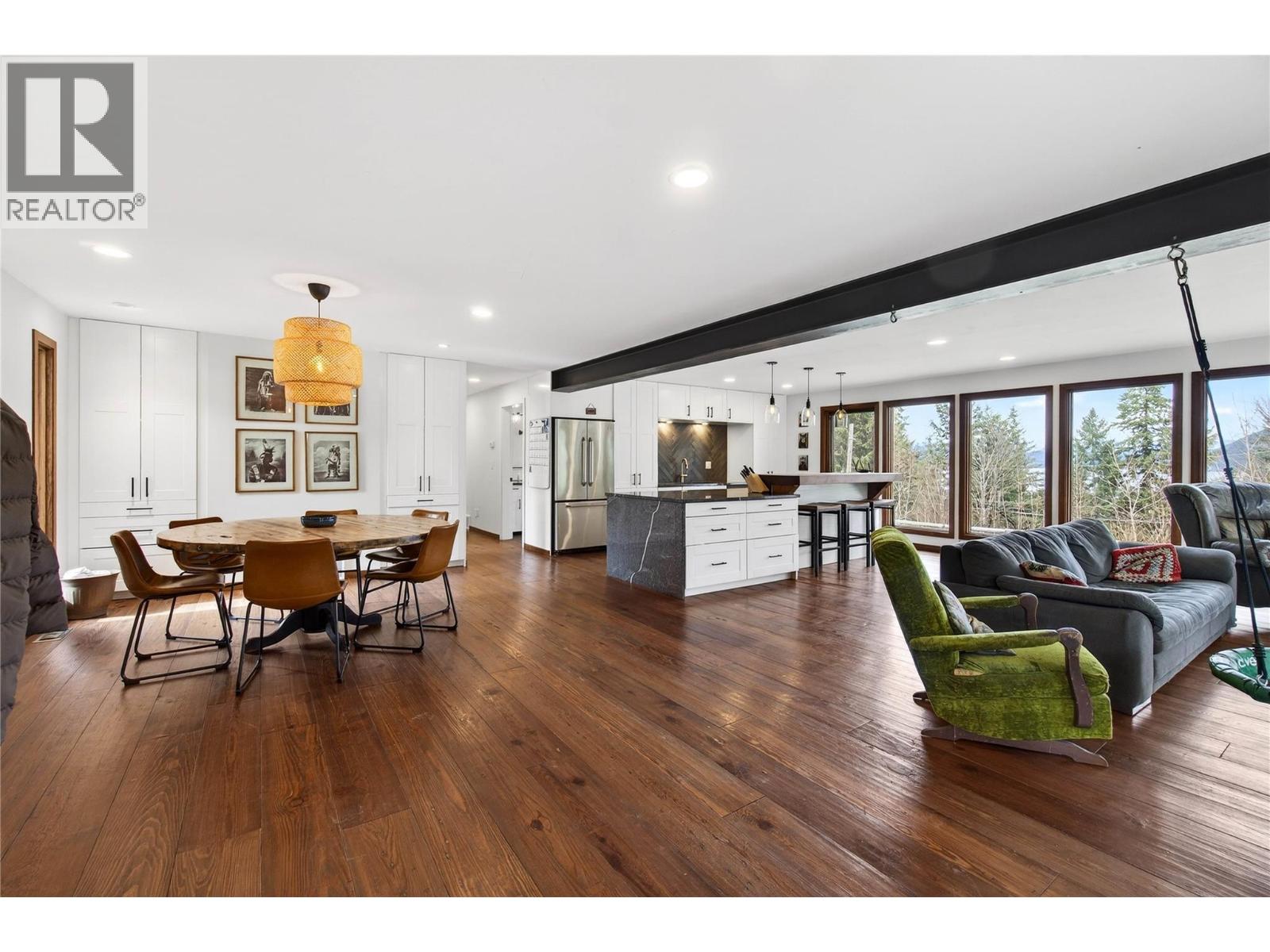 1040 Old Auto Road SE, Salmon Arm