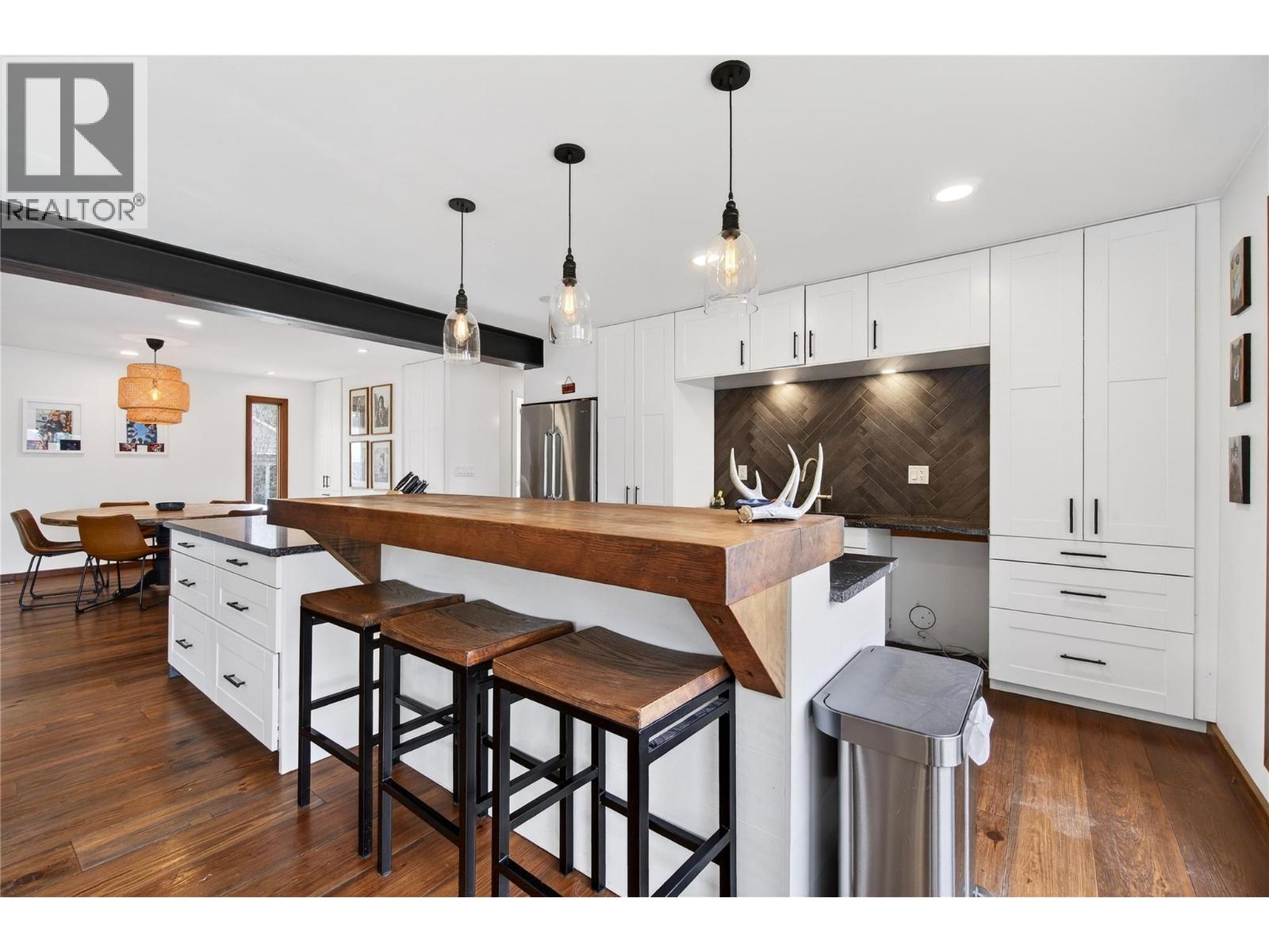 1040 Old Auto Road SE, Salmon Arm