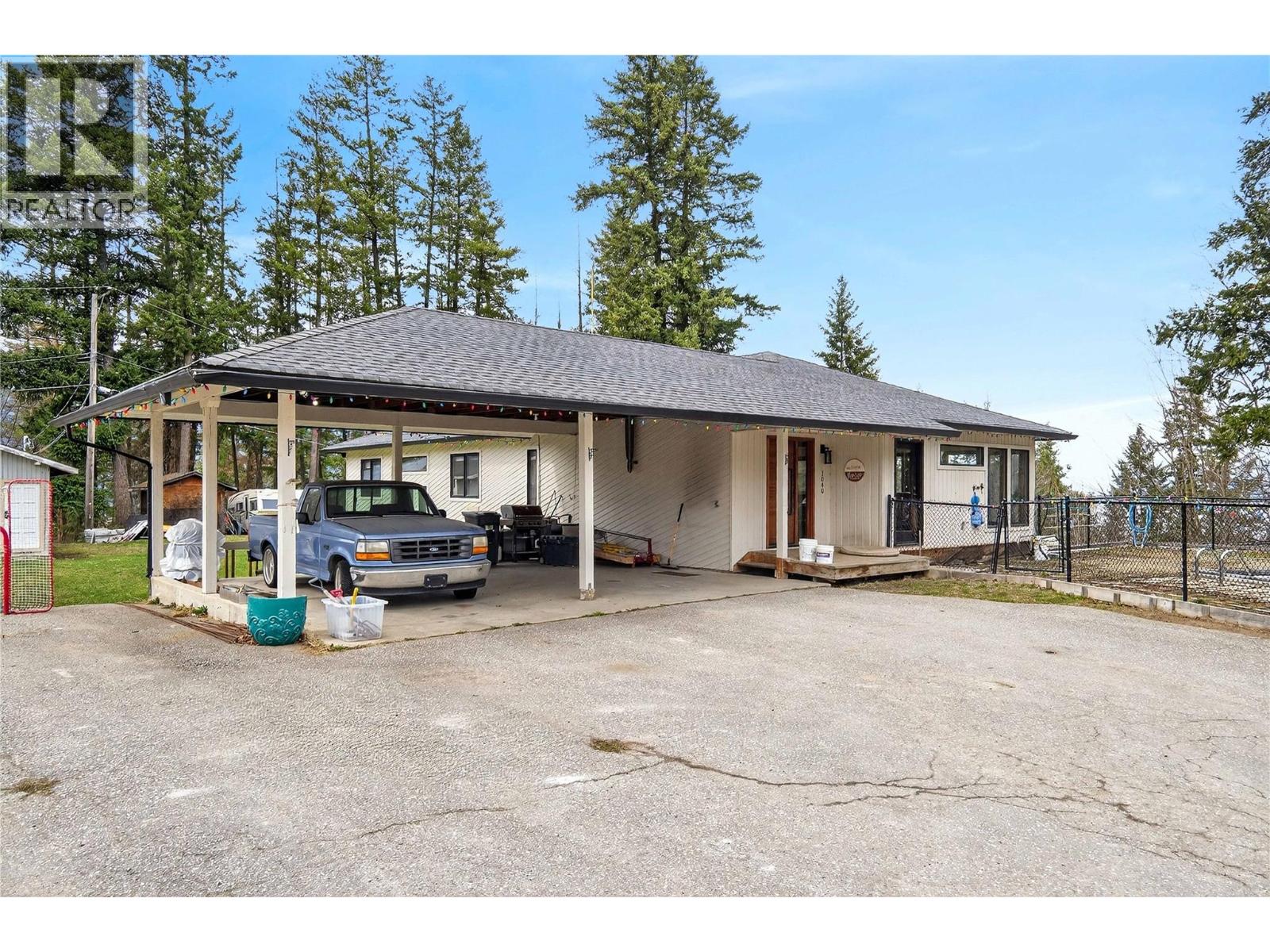 1040 Old Auto Road SE, Salmon Arm