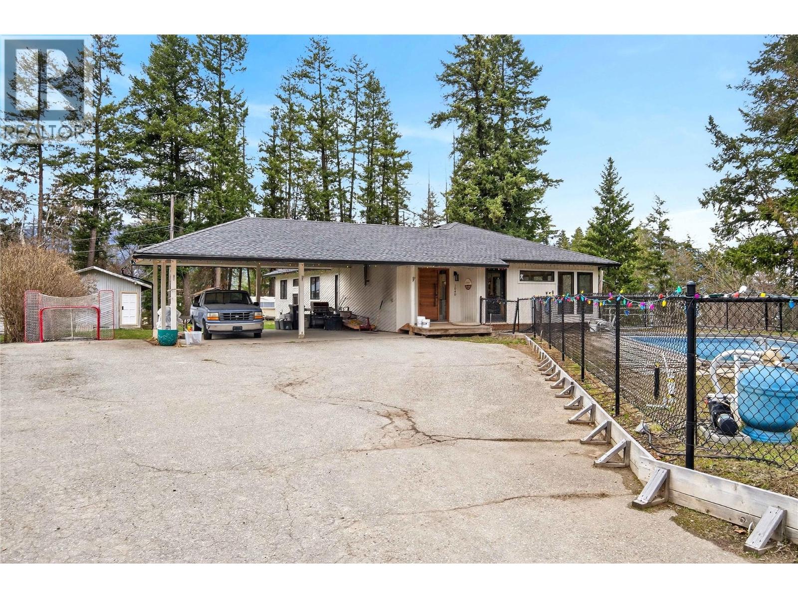 1040 Old Auto Road SE, Salmon Arm