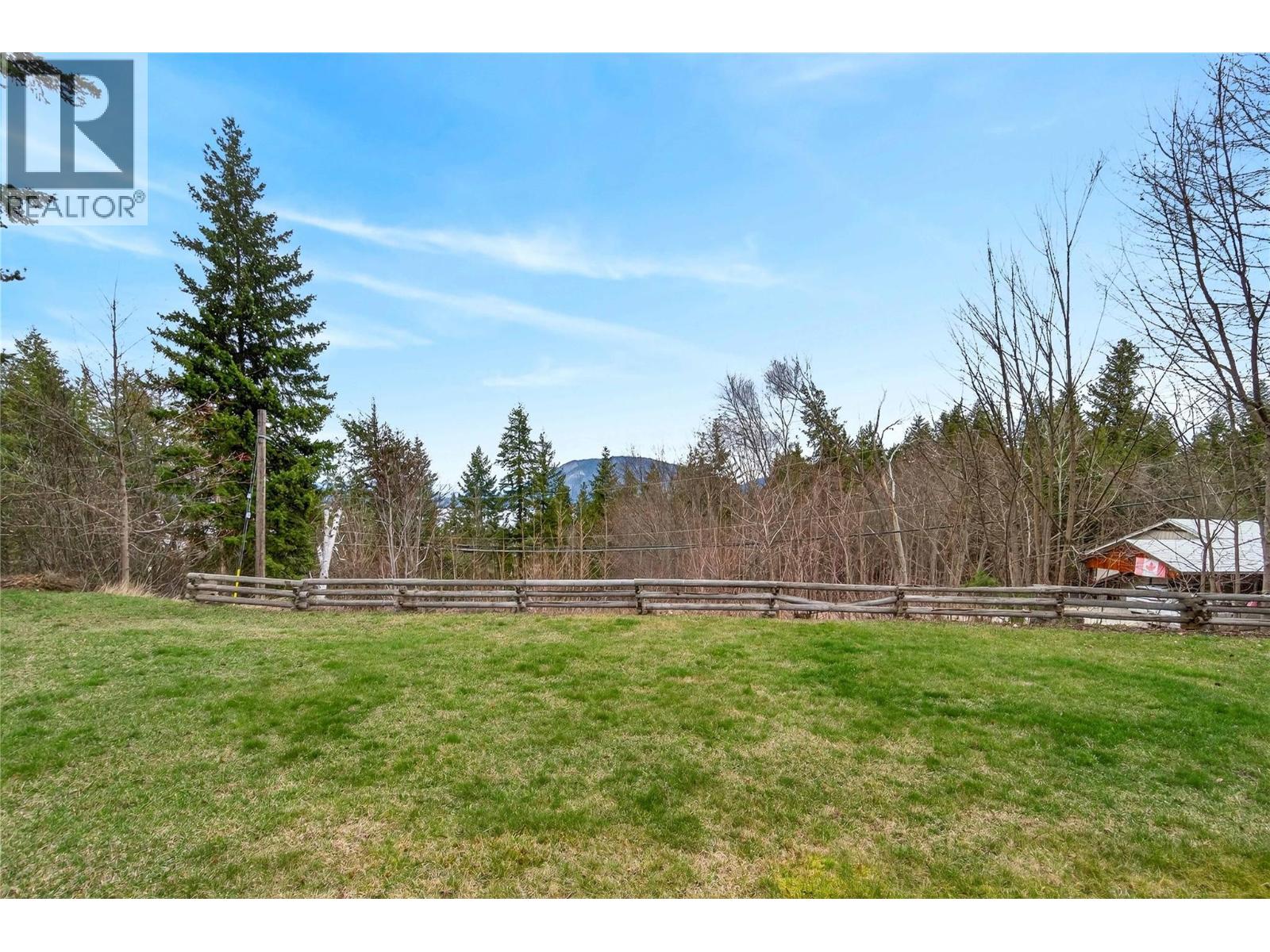 1040 Old Auto Road SE, Salmon Arm