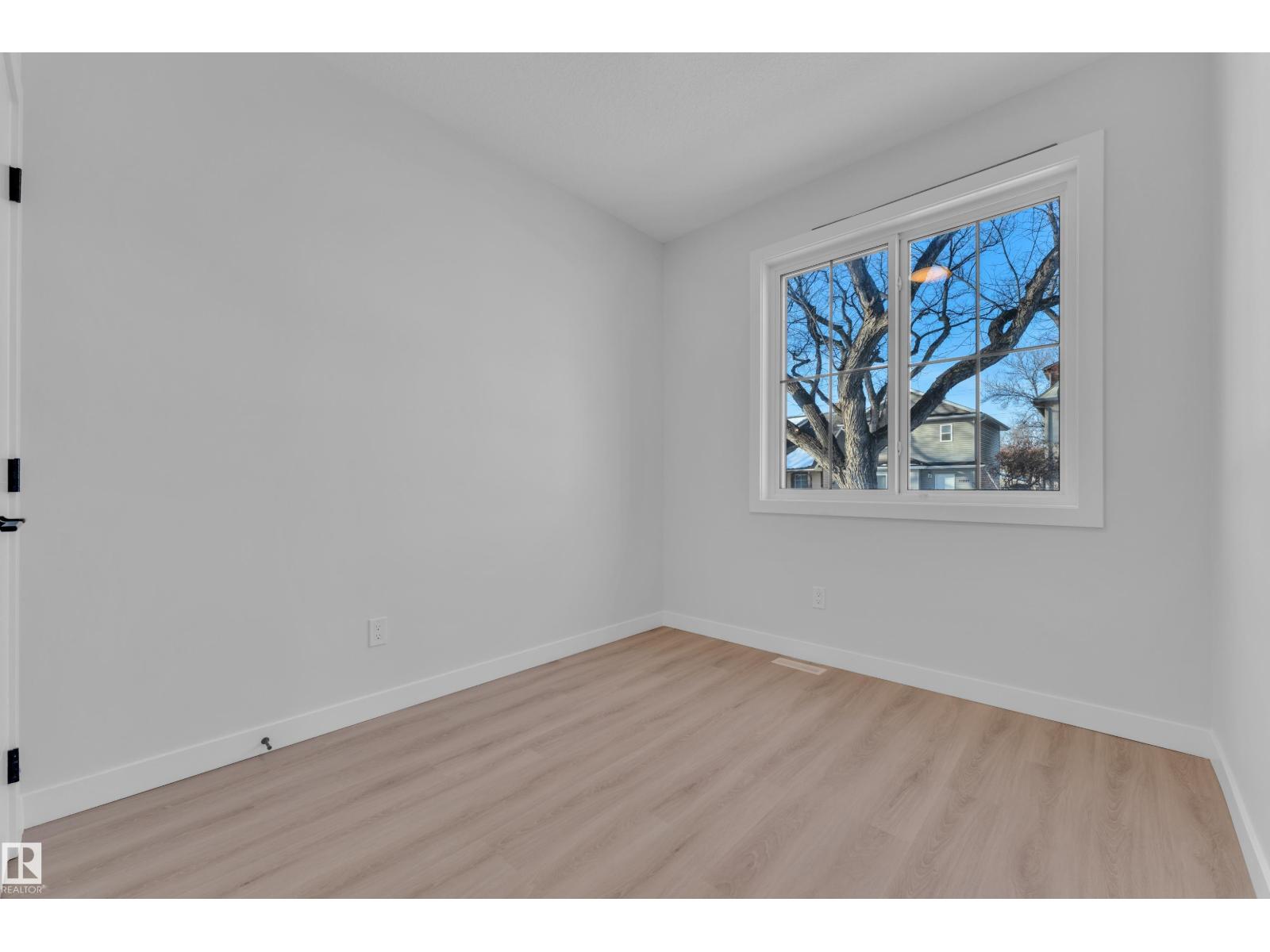 9531/ 9533 115 ave NW, Edmonton