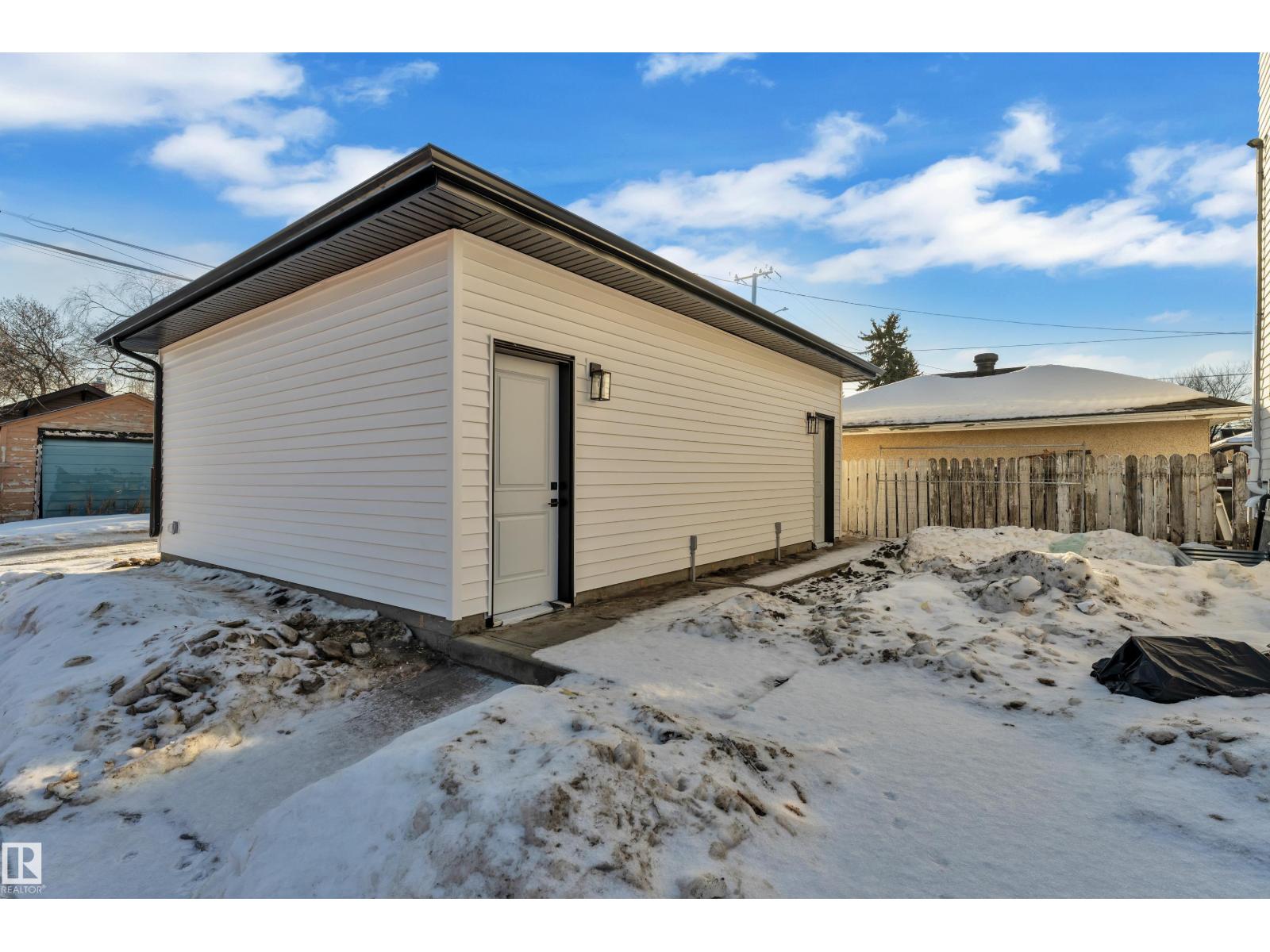 9531/ 9533 115 ave NW, Edmonton