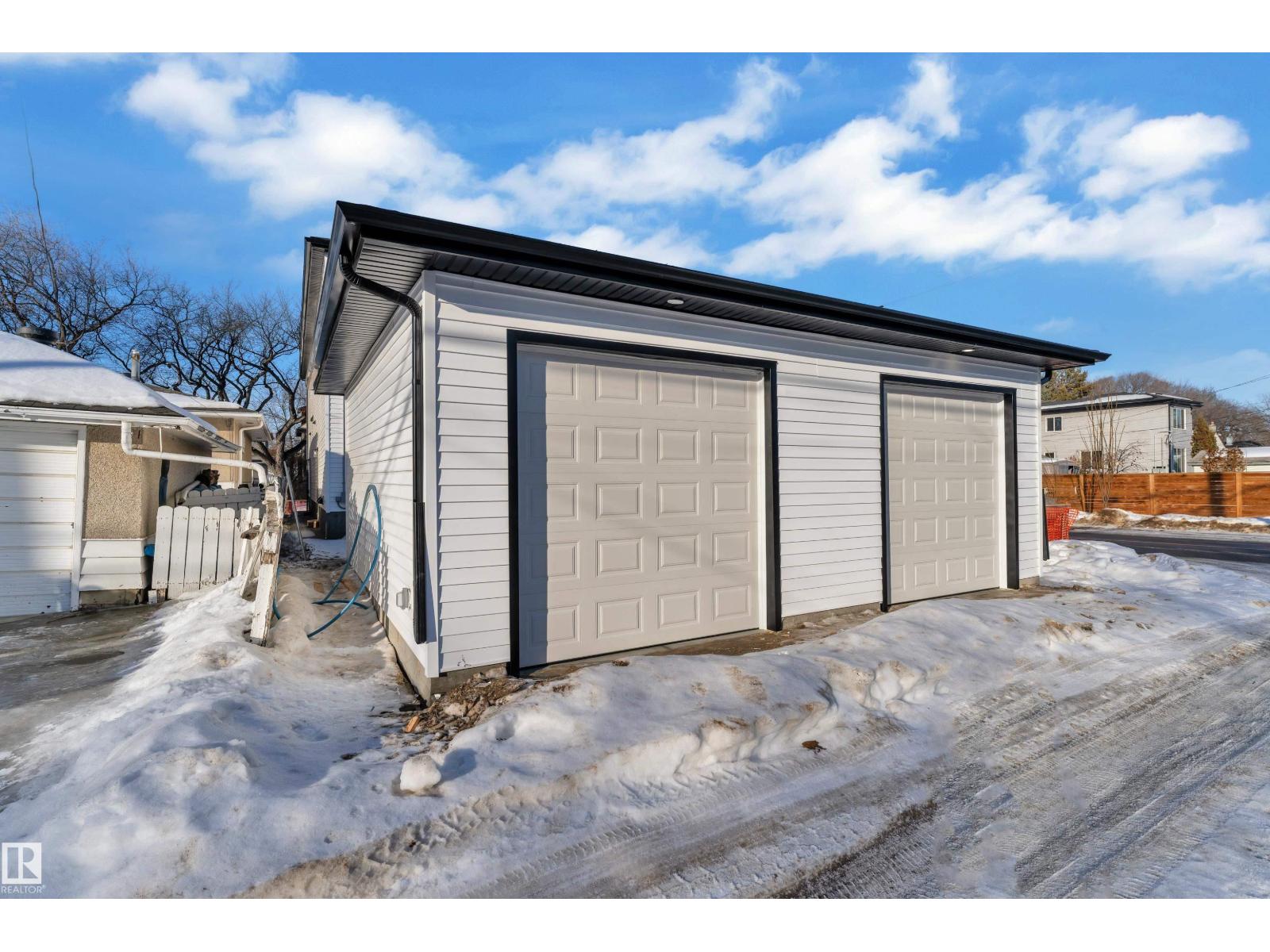 9531/ 9533 115 ave NW, Edmonton